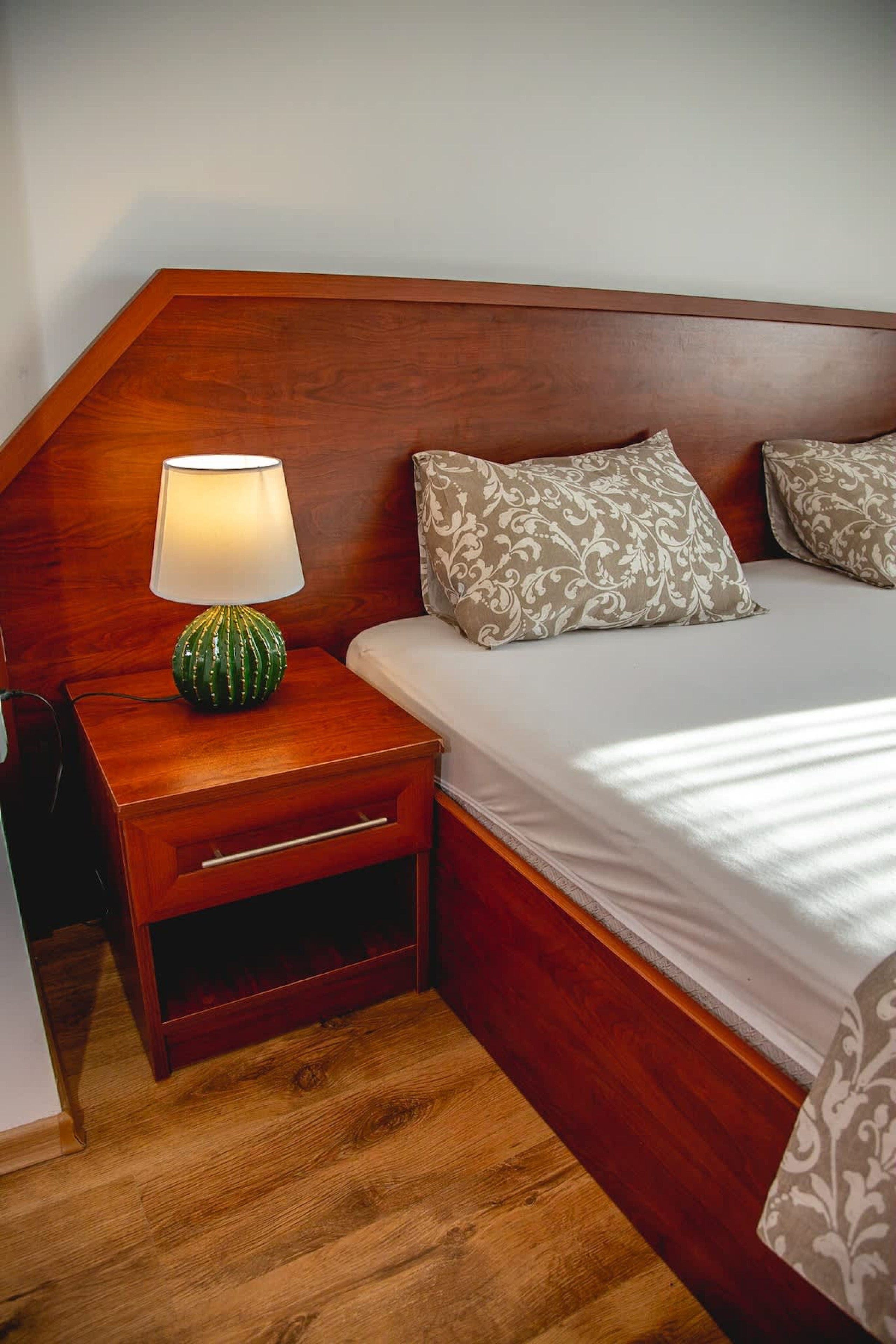 Scoutaround White Logo