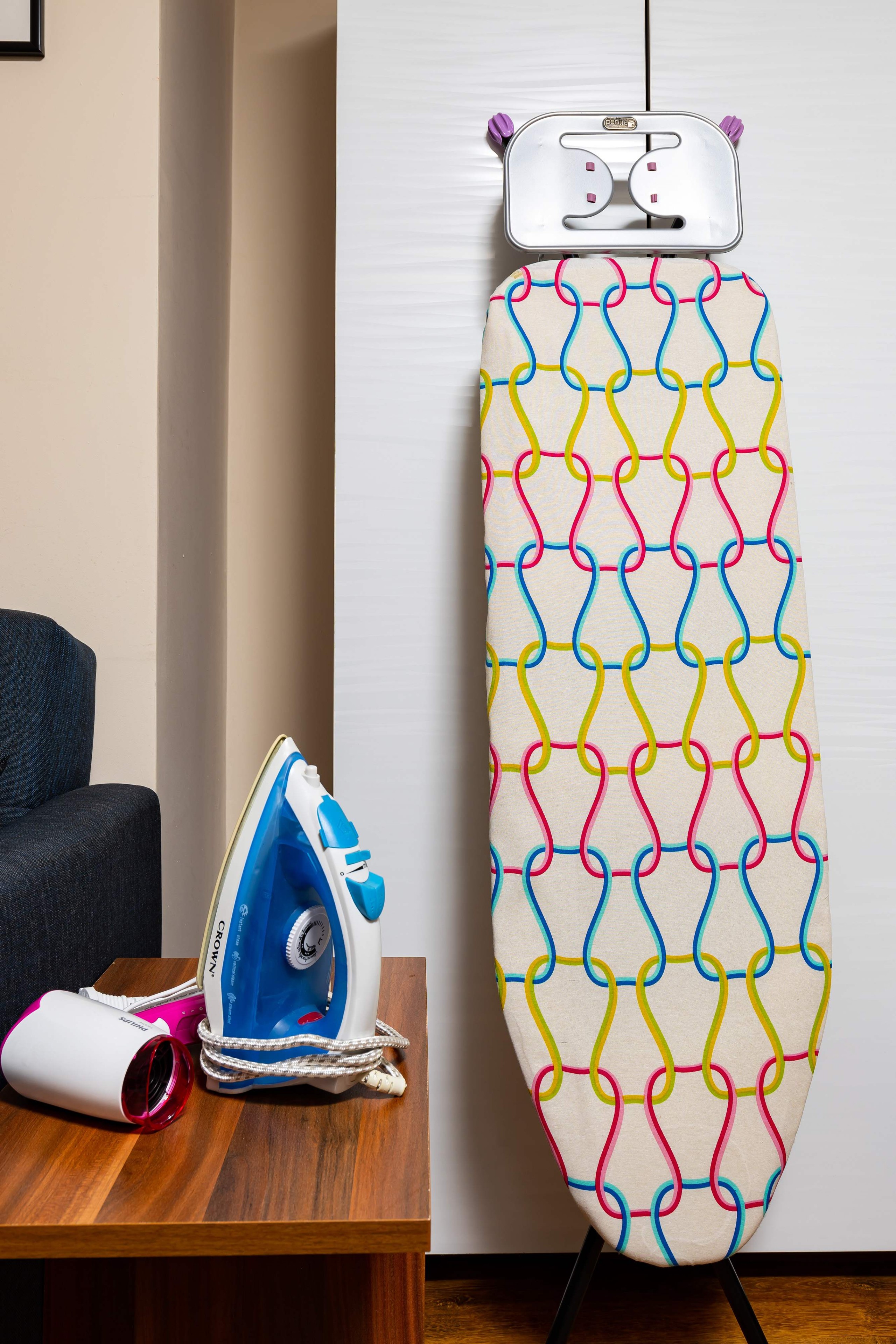 Scoutaround White Logo