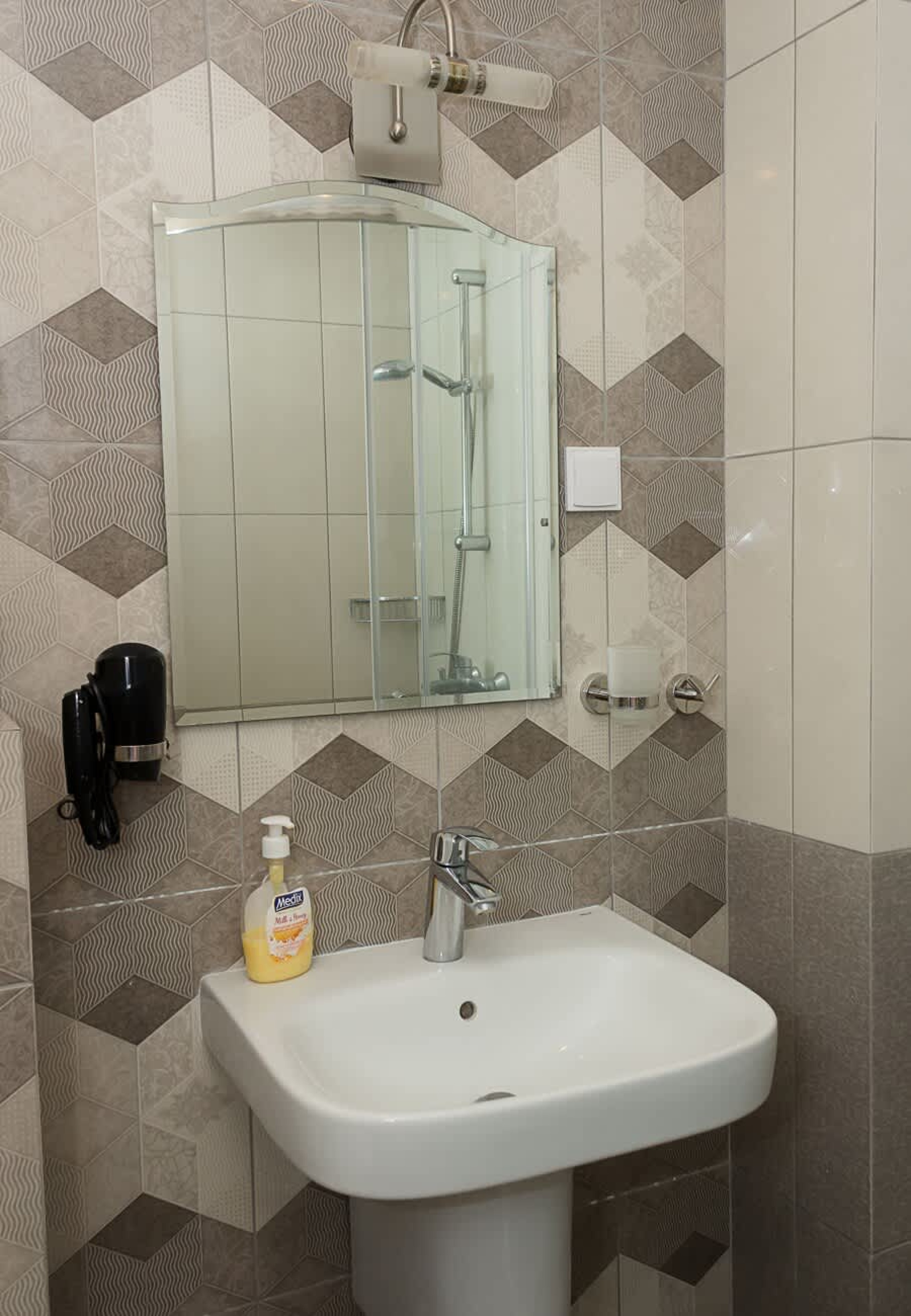 Scoutaround White Logo