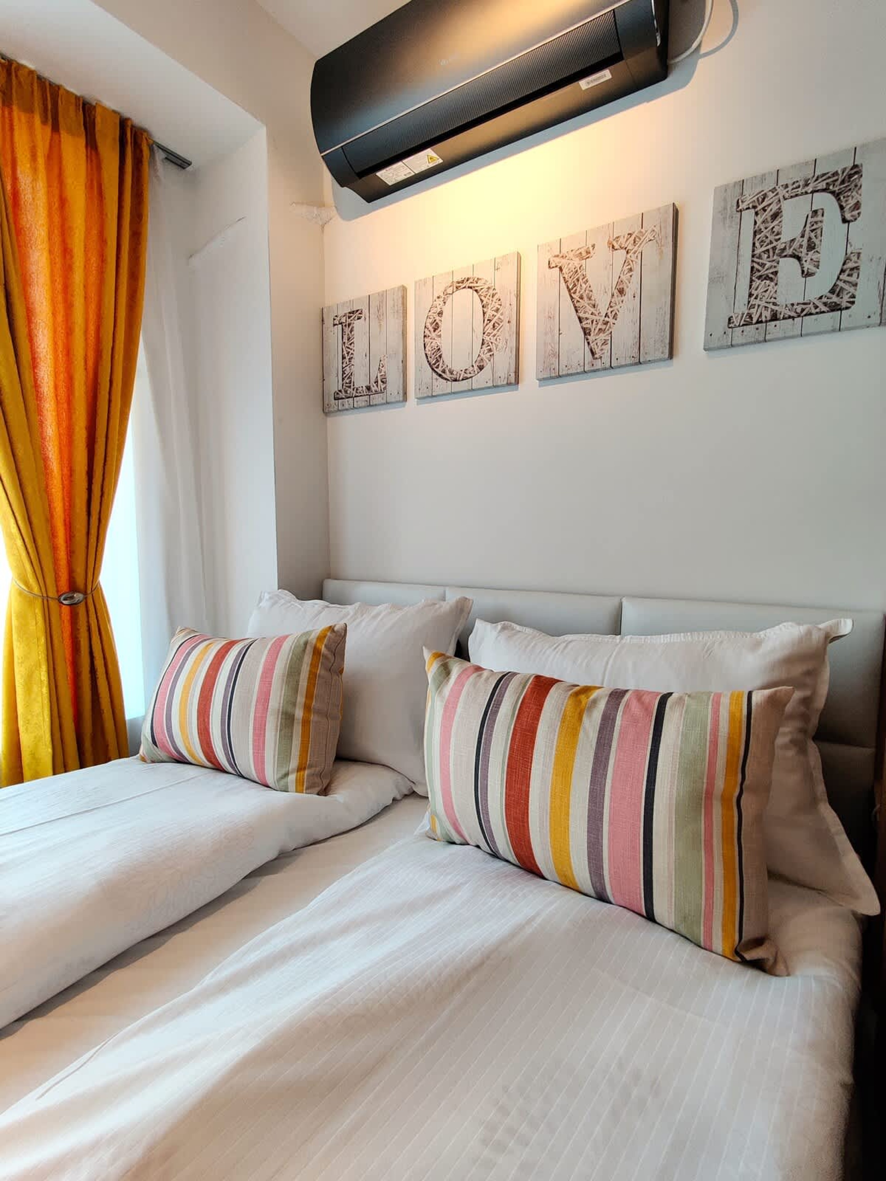 Scoutaround White Logo