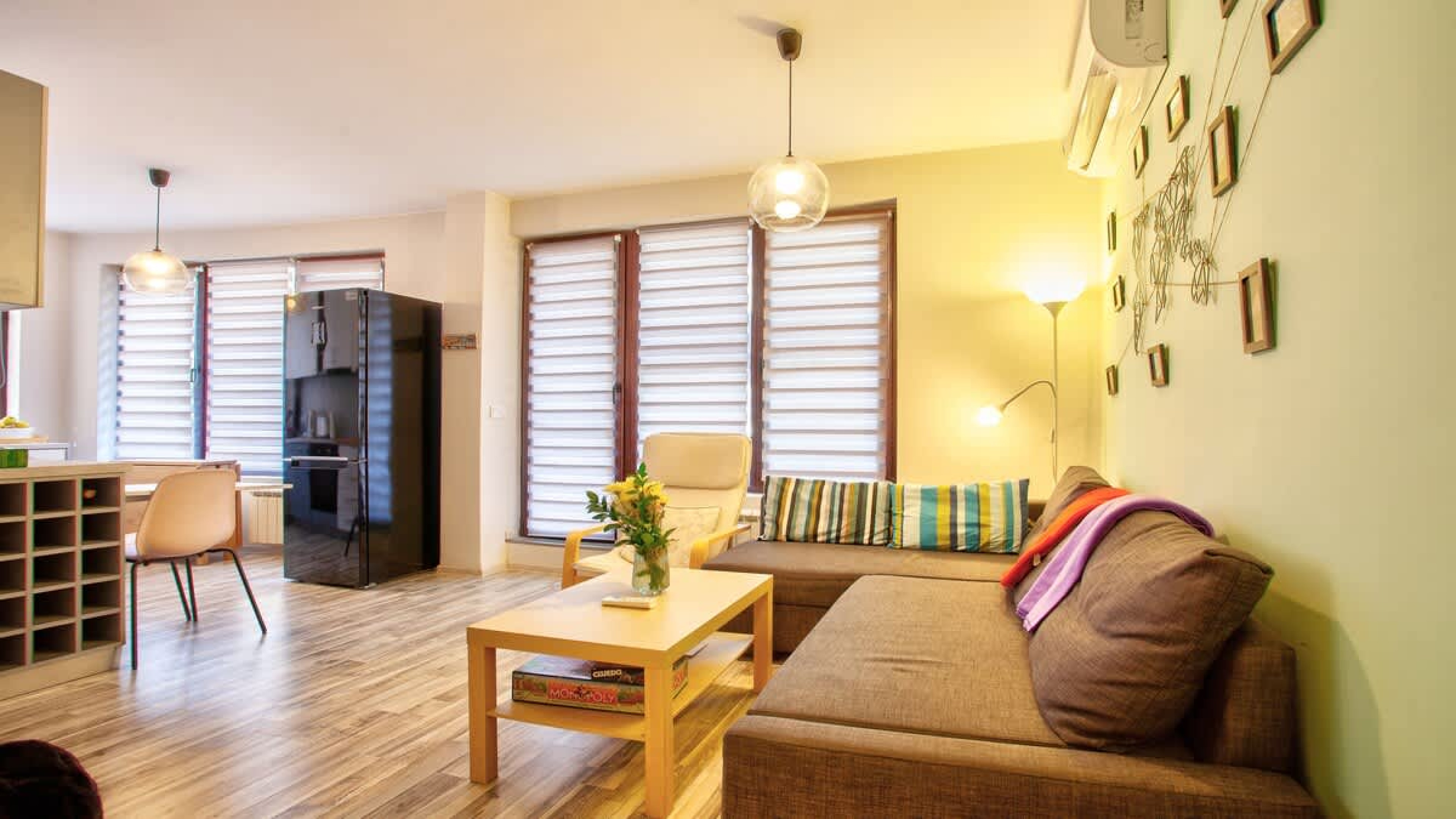 Scoutaround White Logo