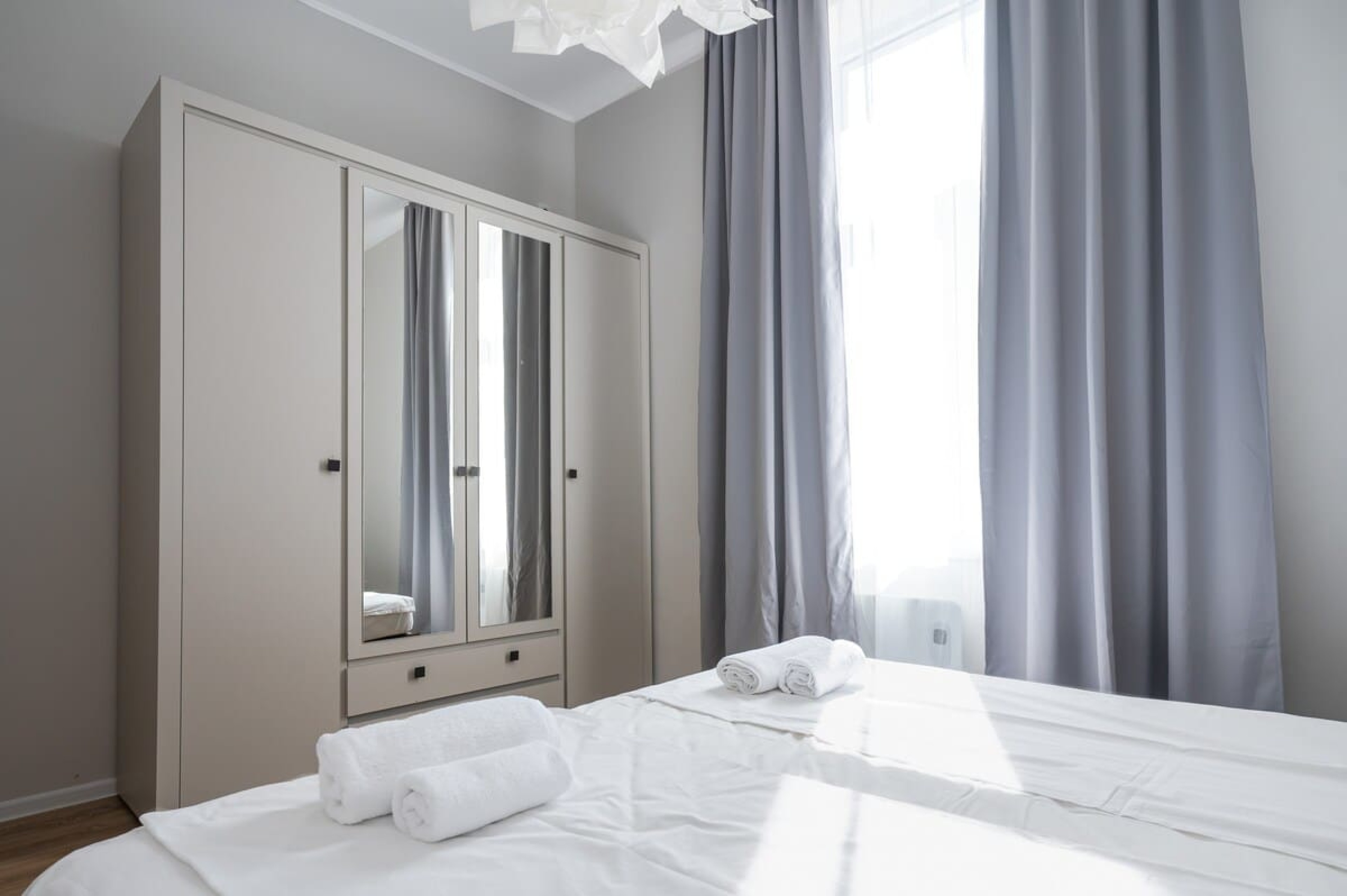 Scoutaround White Logo