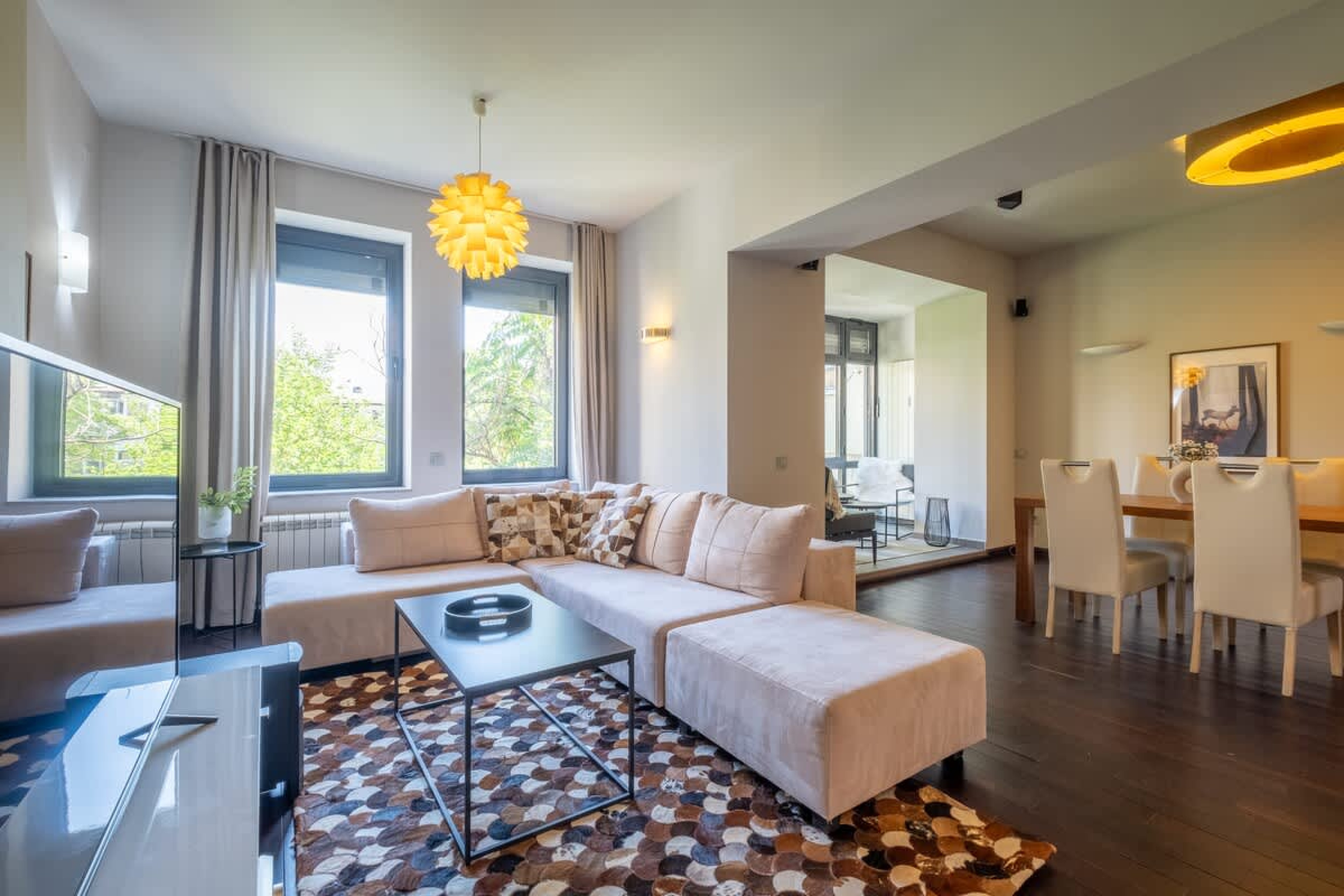 Scoutaround White Logo