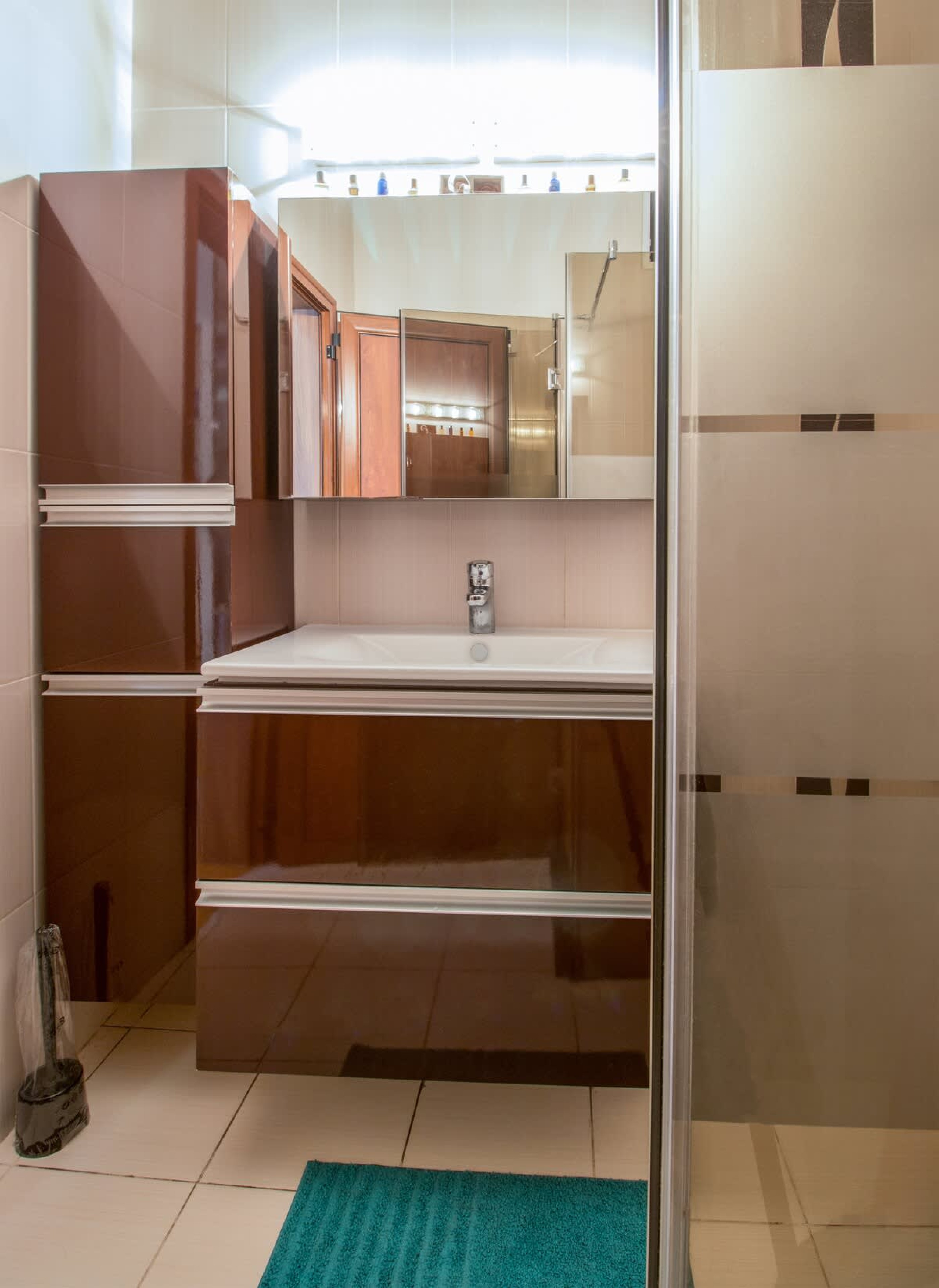 Scoutaround White Logo