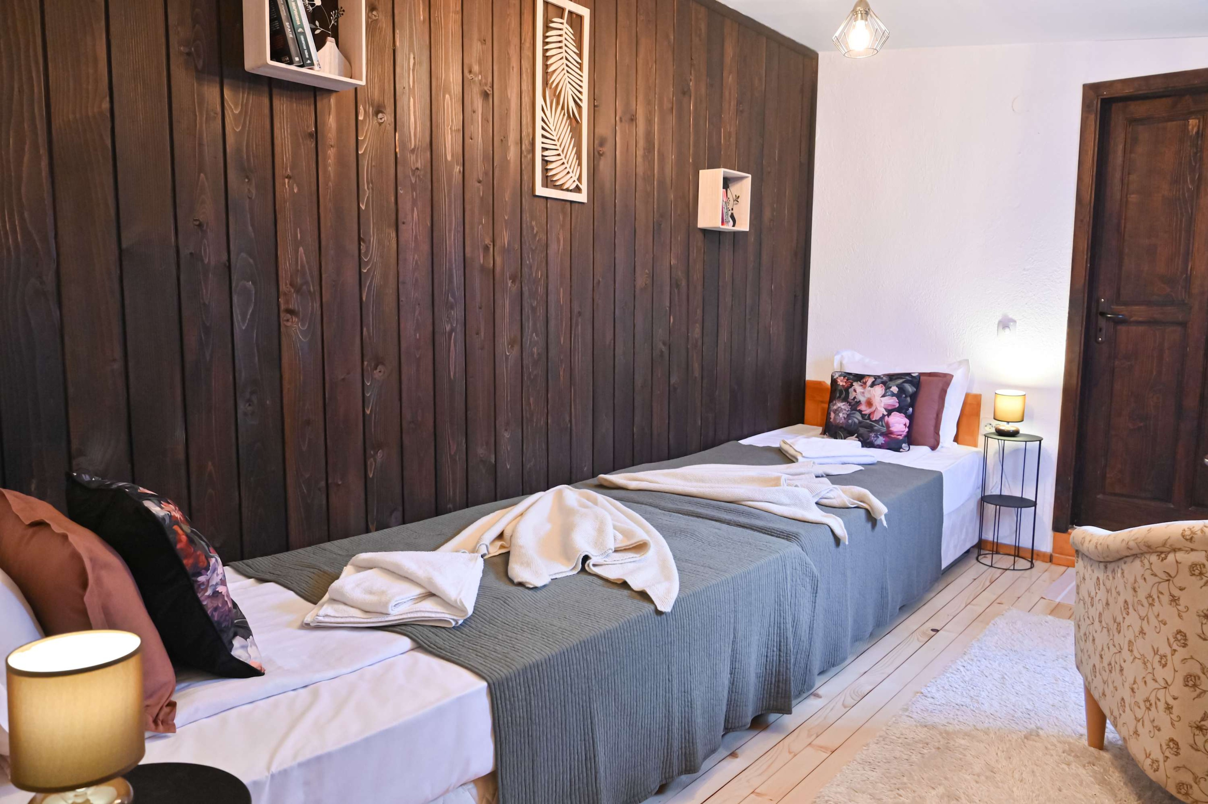 Scoutaround White Logo