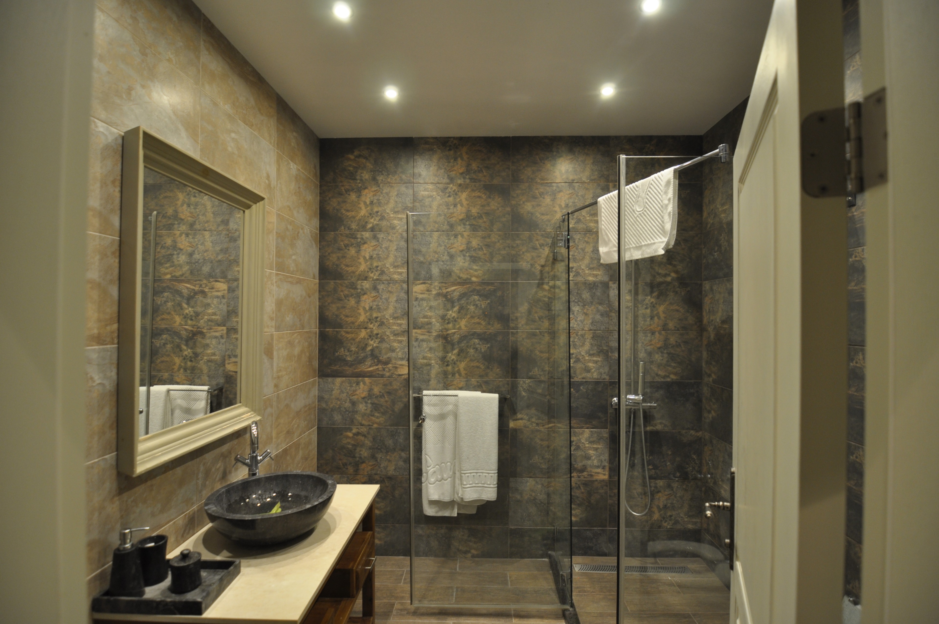 Scoutaround White Logo