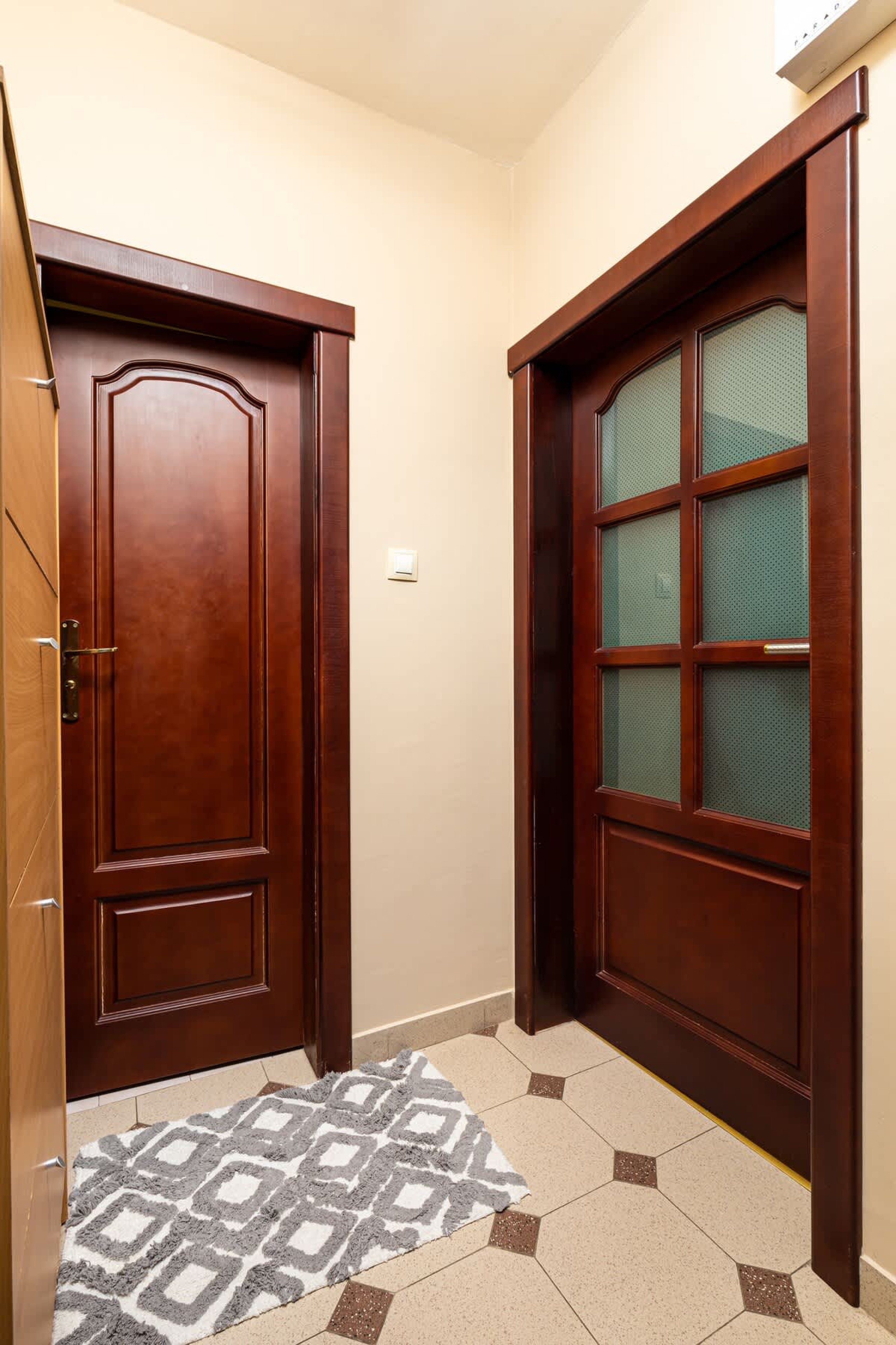 Scoutaround White Logo