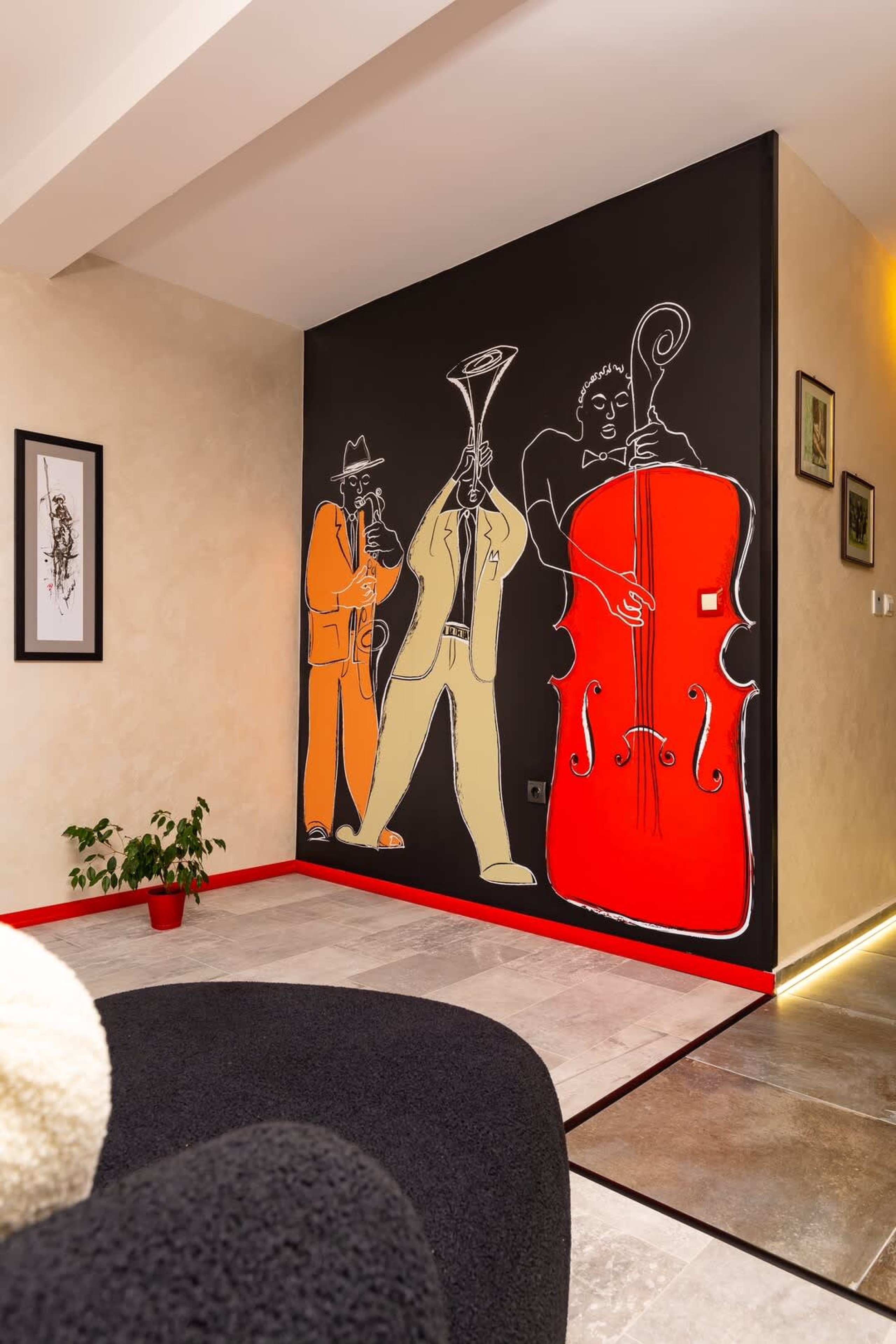 Scoutaround White Logo