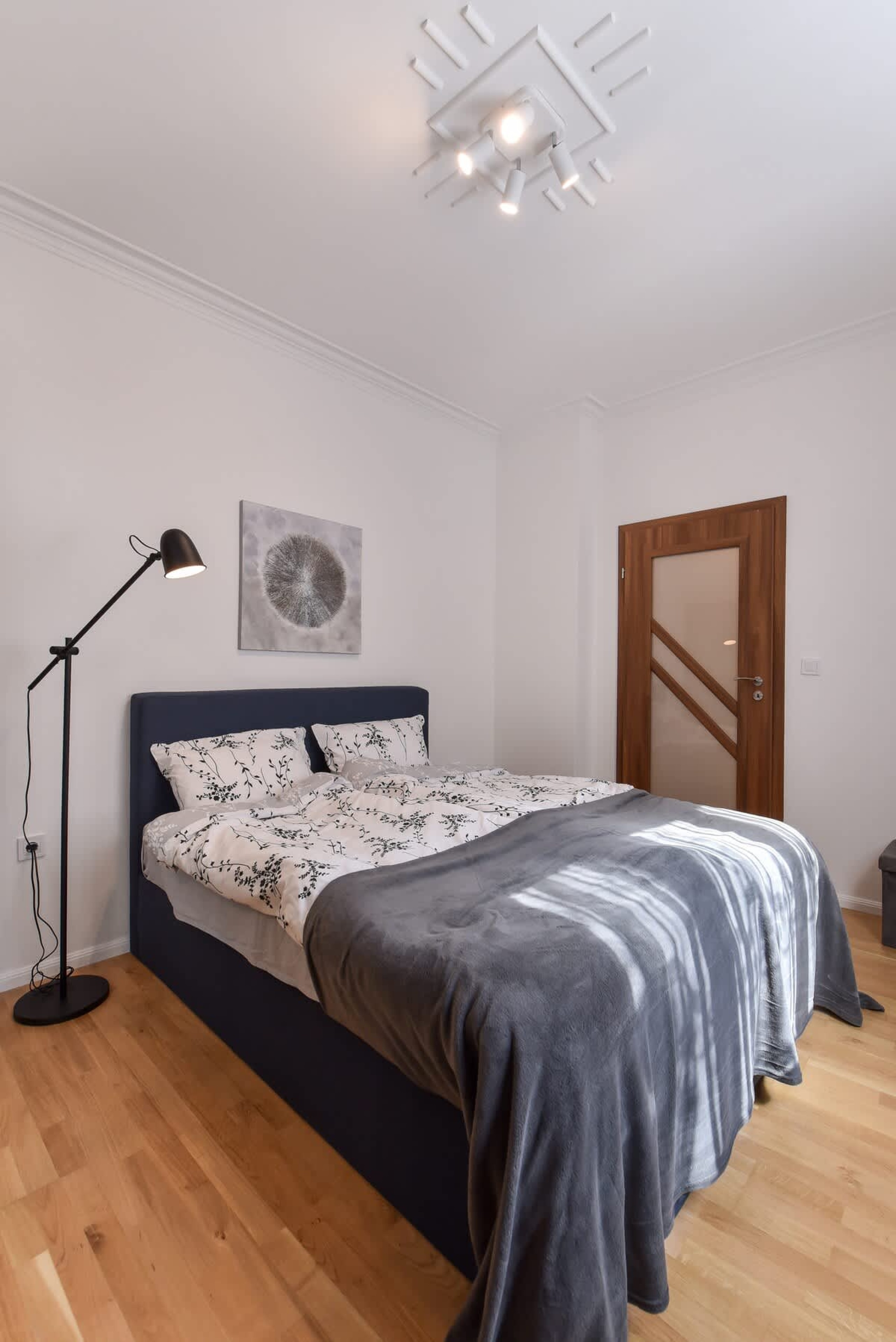 Scoutaround White Logo