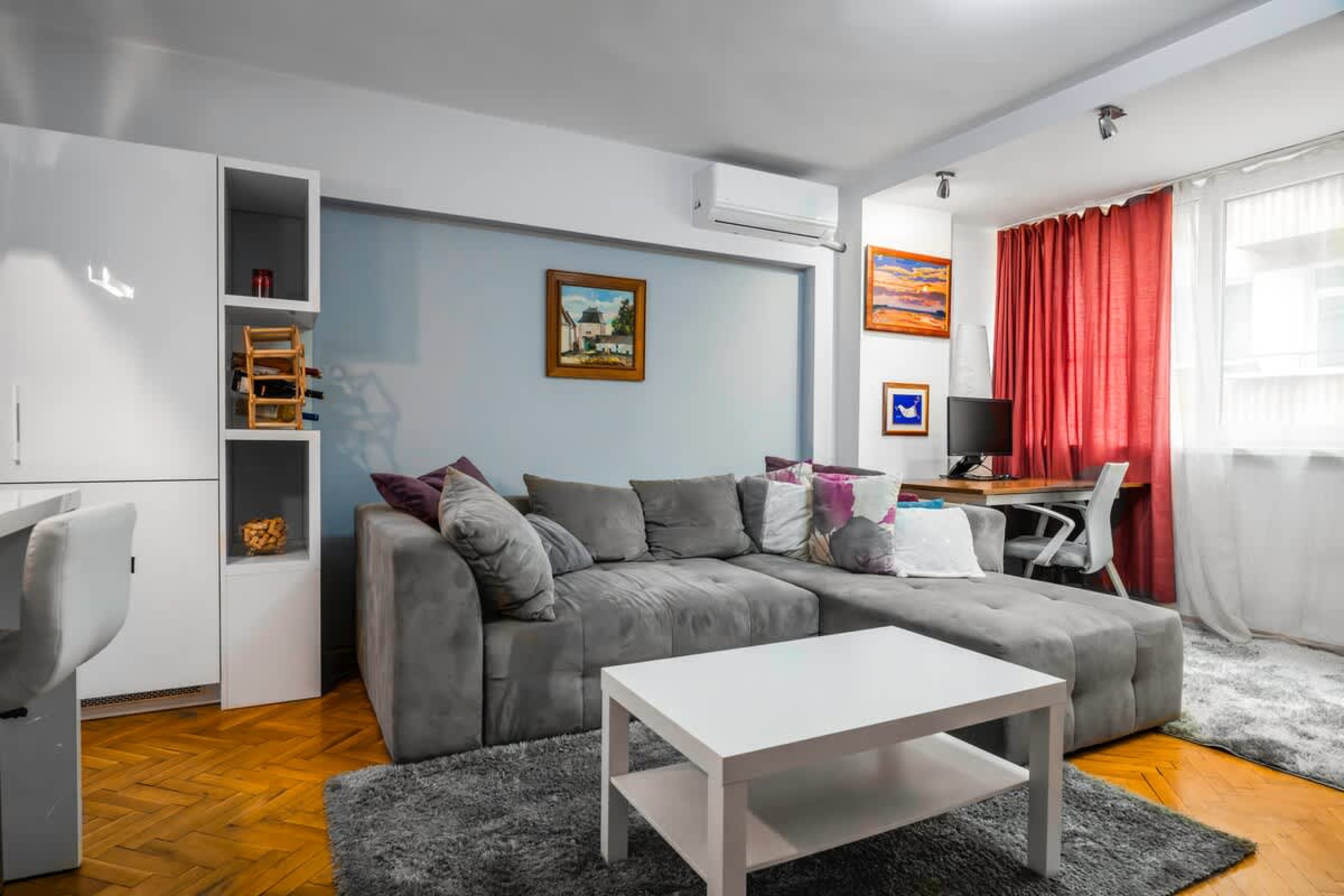 Scoutaround White Logo