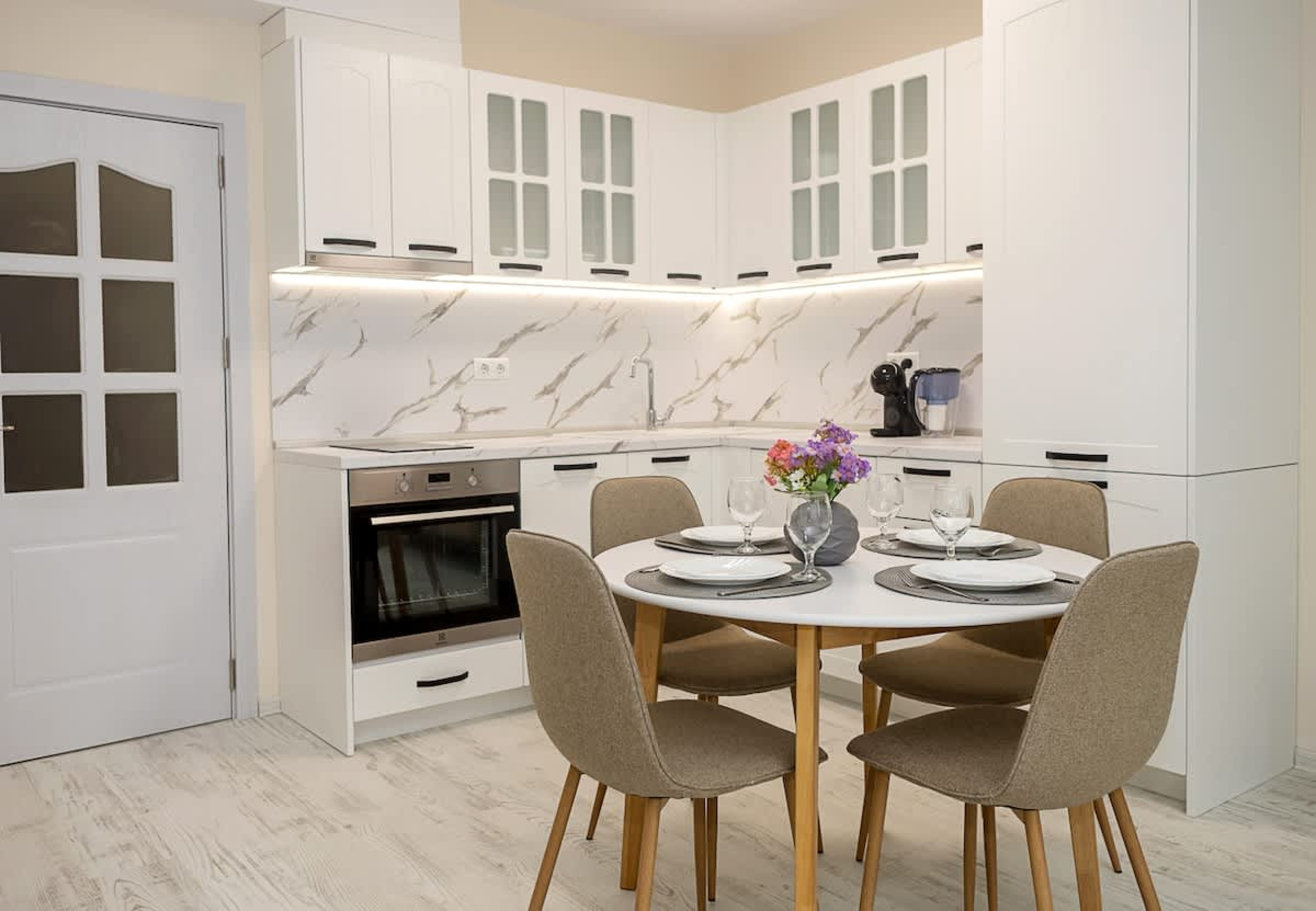 Scoutaround White Logo