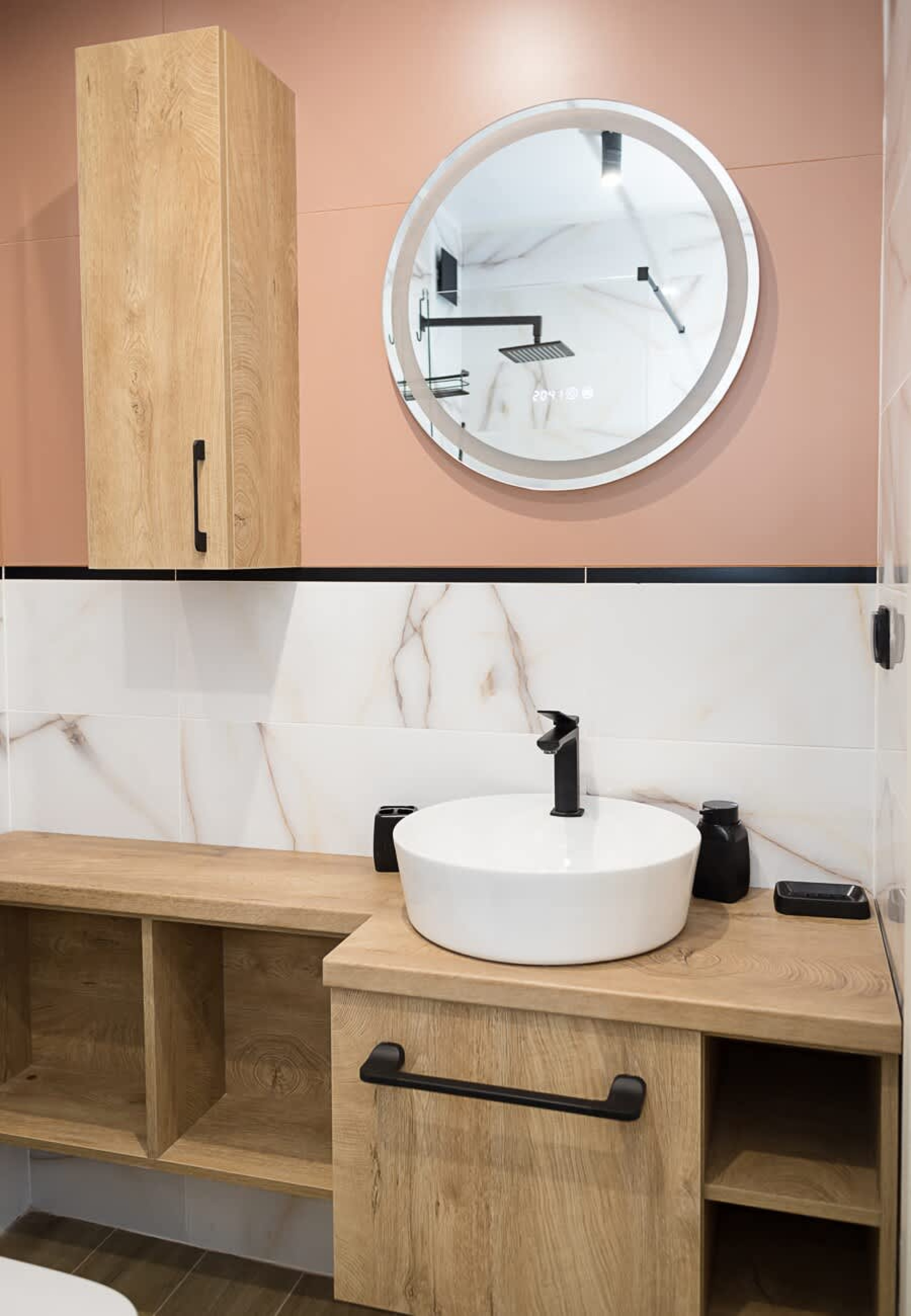 Scoutaround White Logo