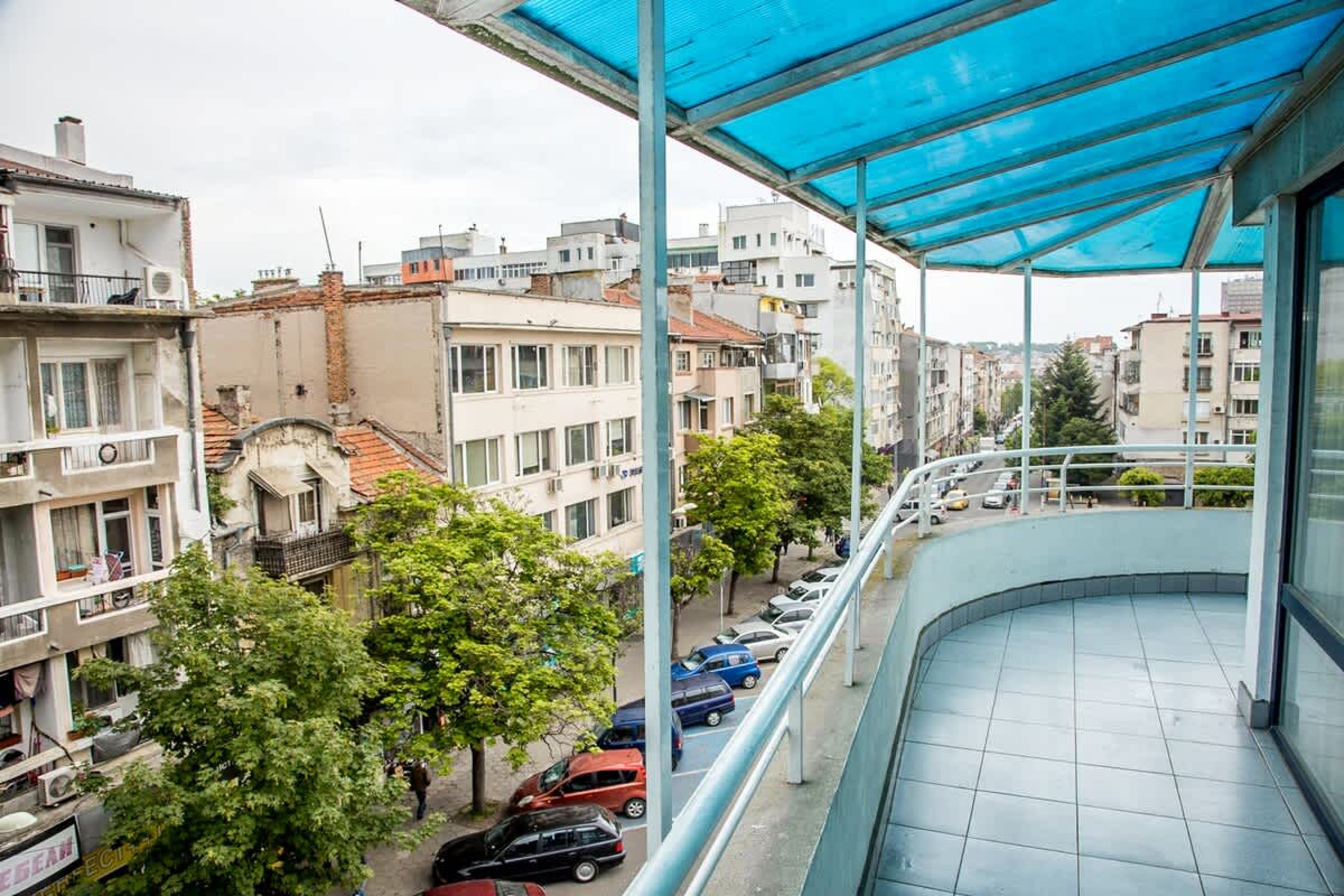 Spacious &amp; Sunny Maisonette w/ Terrace near Centre - Photo 5