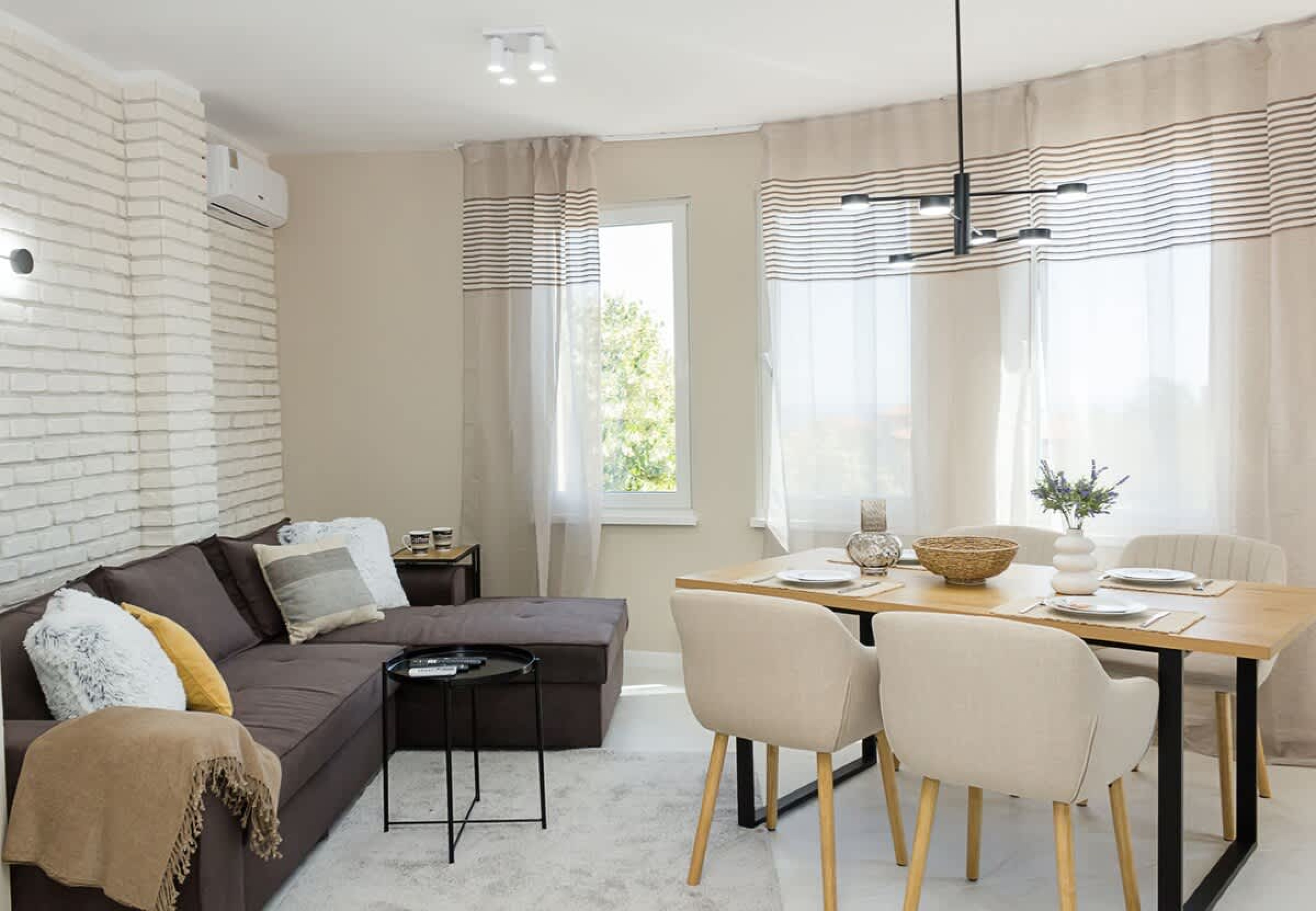 Scoutaround White Logo