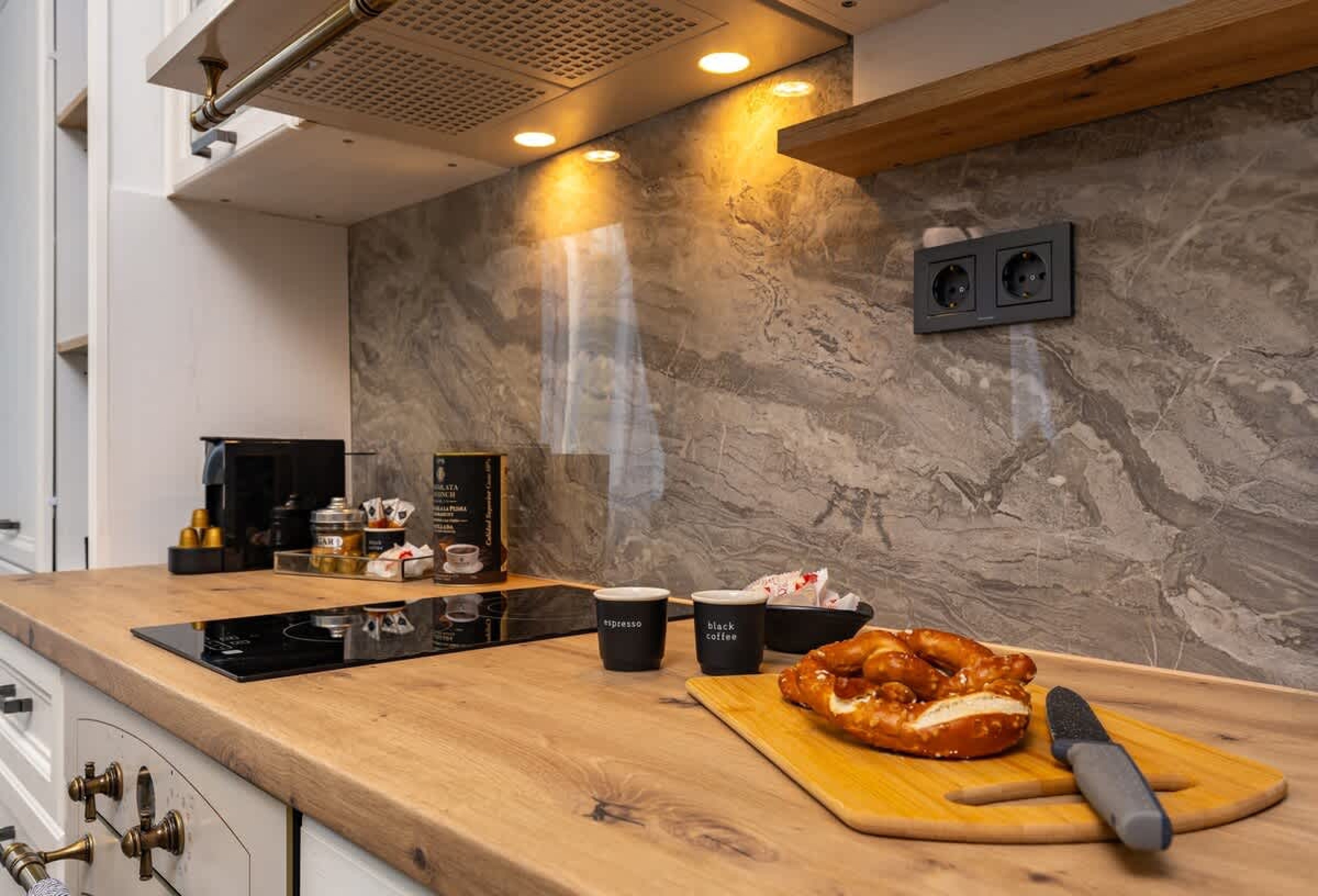 Scoutaround White Logo