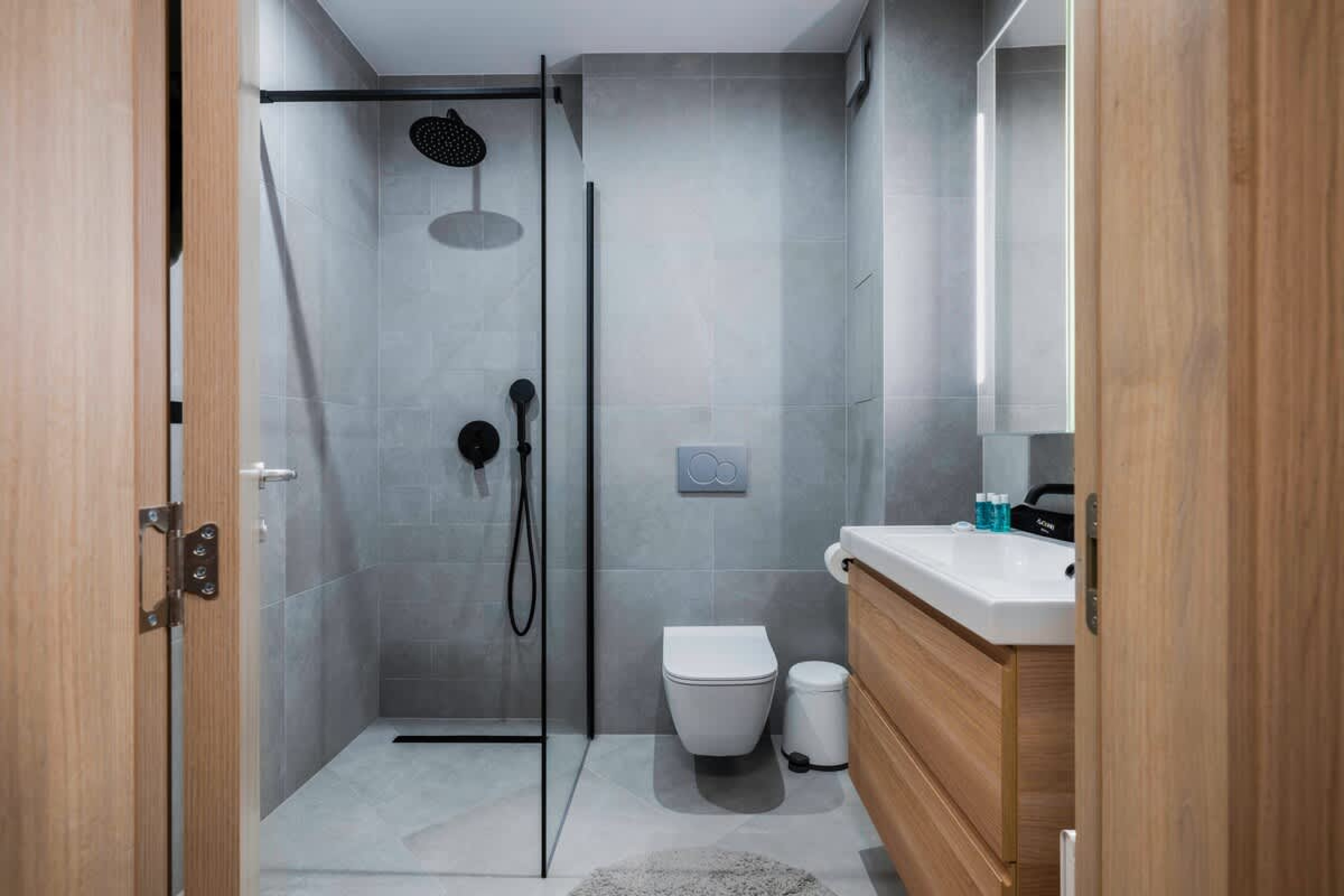 Scoutaround White Logo