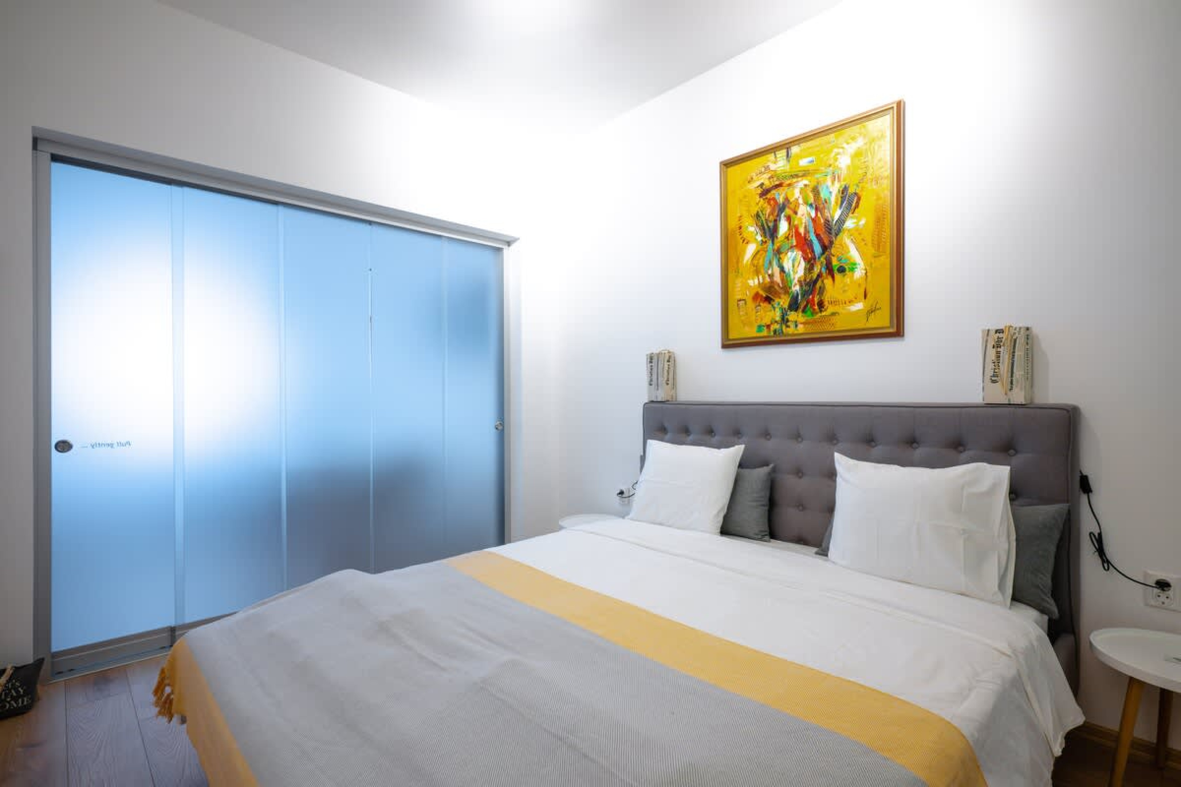 Modern 2BD Flat with Prime Location and Workspace - Photo 12