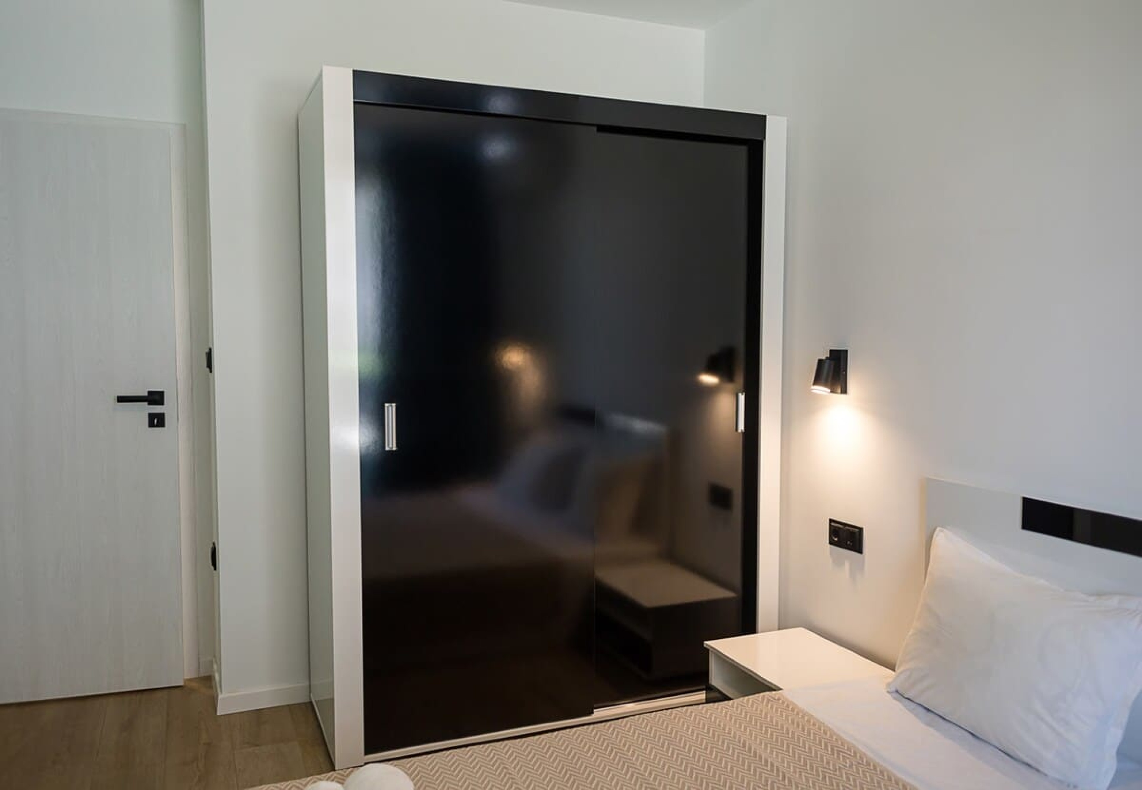 Scoutaround White Logo