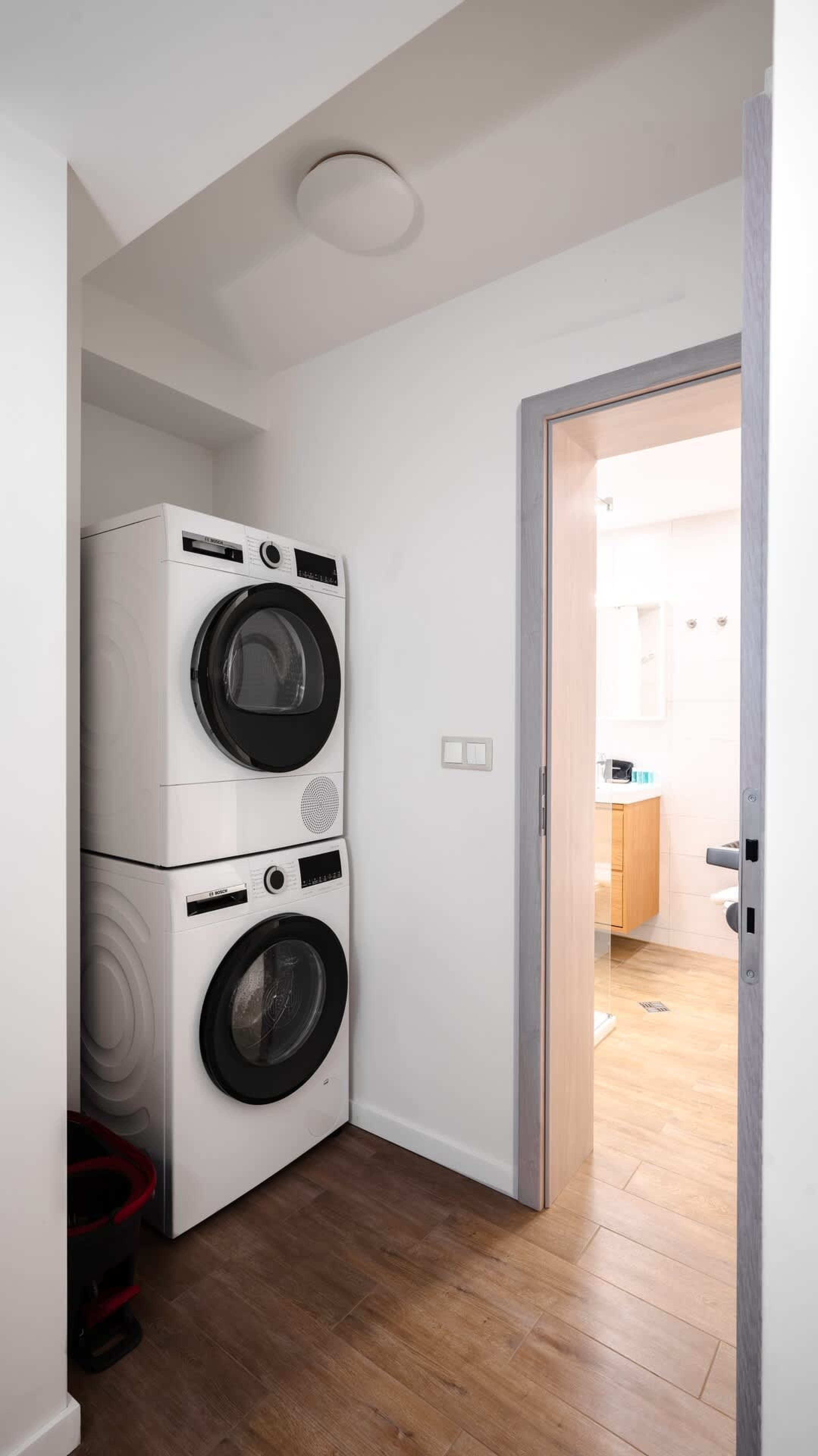 Scoutaround White Logo