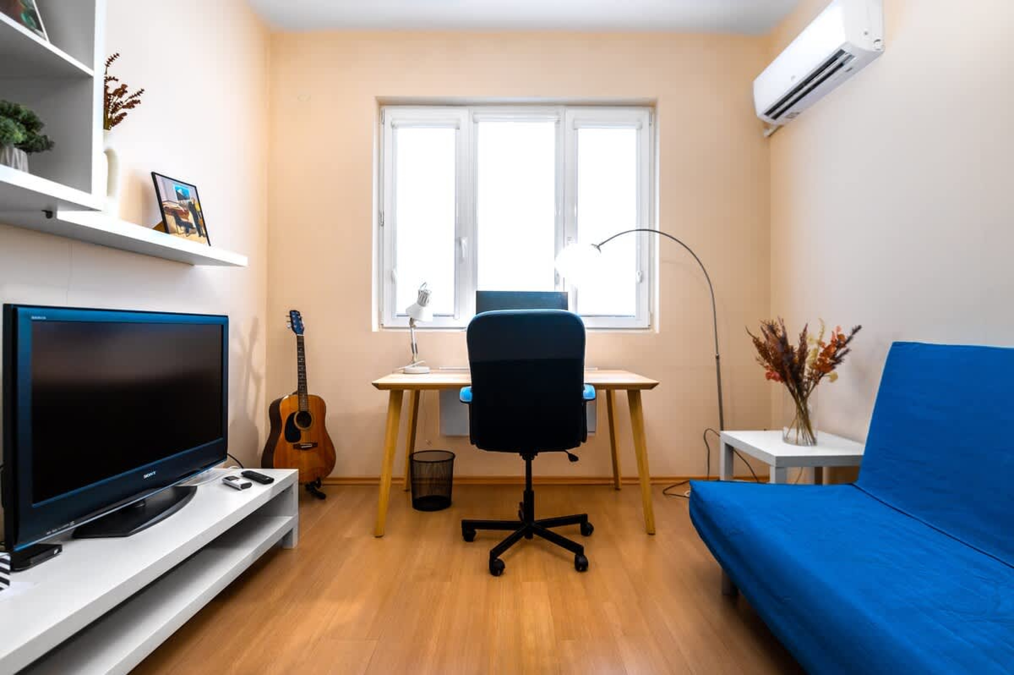 Sofia’s Best Area - Workspace+300 MBPS WiFi - Cover Photo