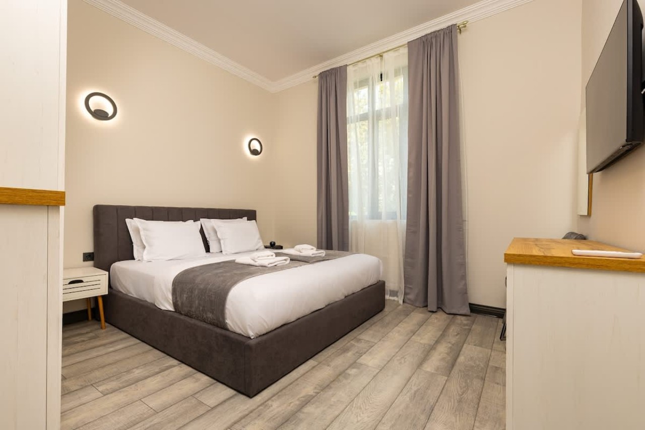 Scoutaround White Logo