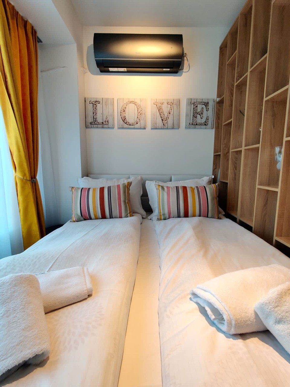 Scoutaround White Logo