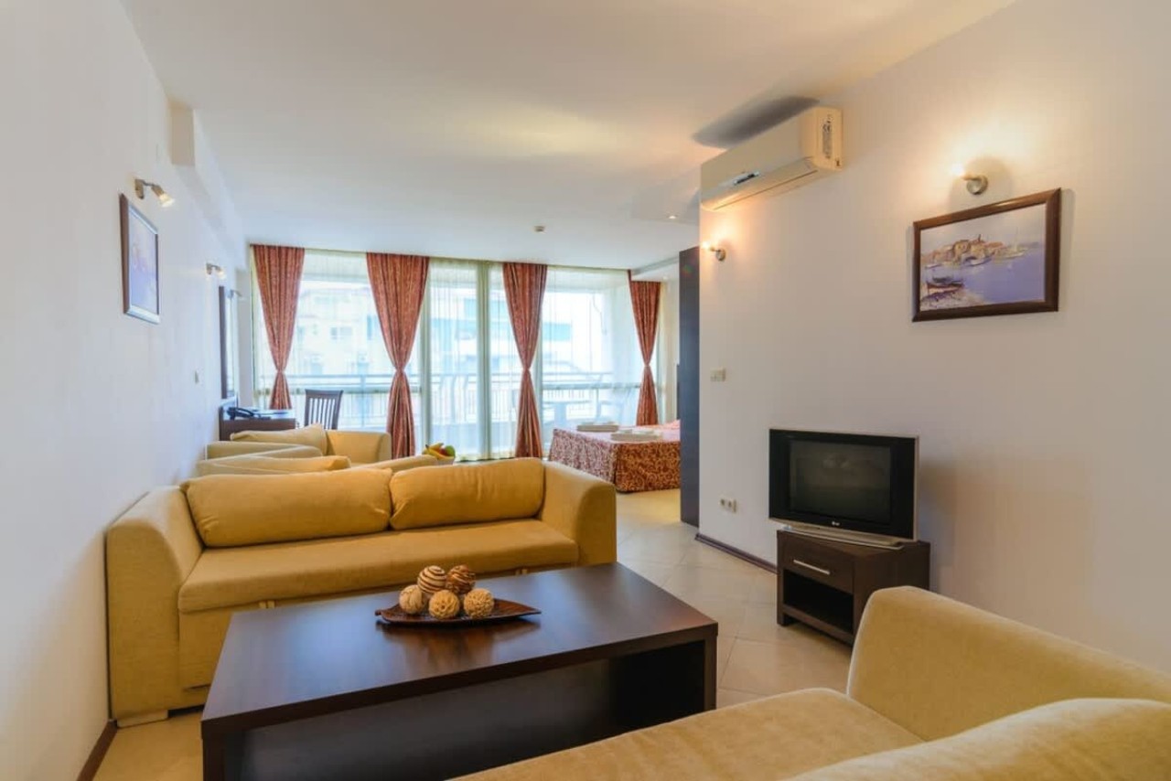 Scoutaround White Logo