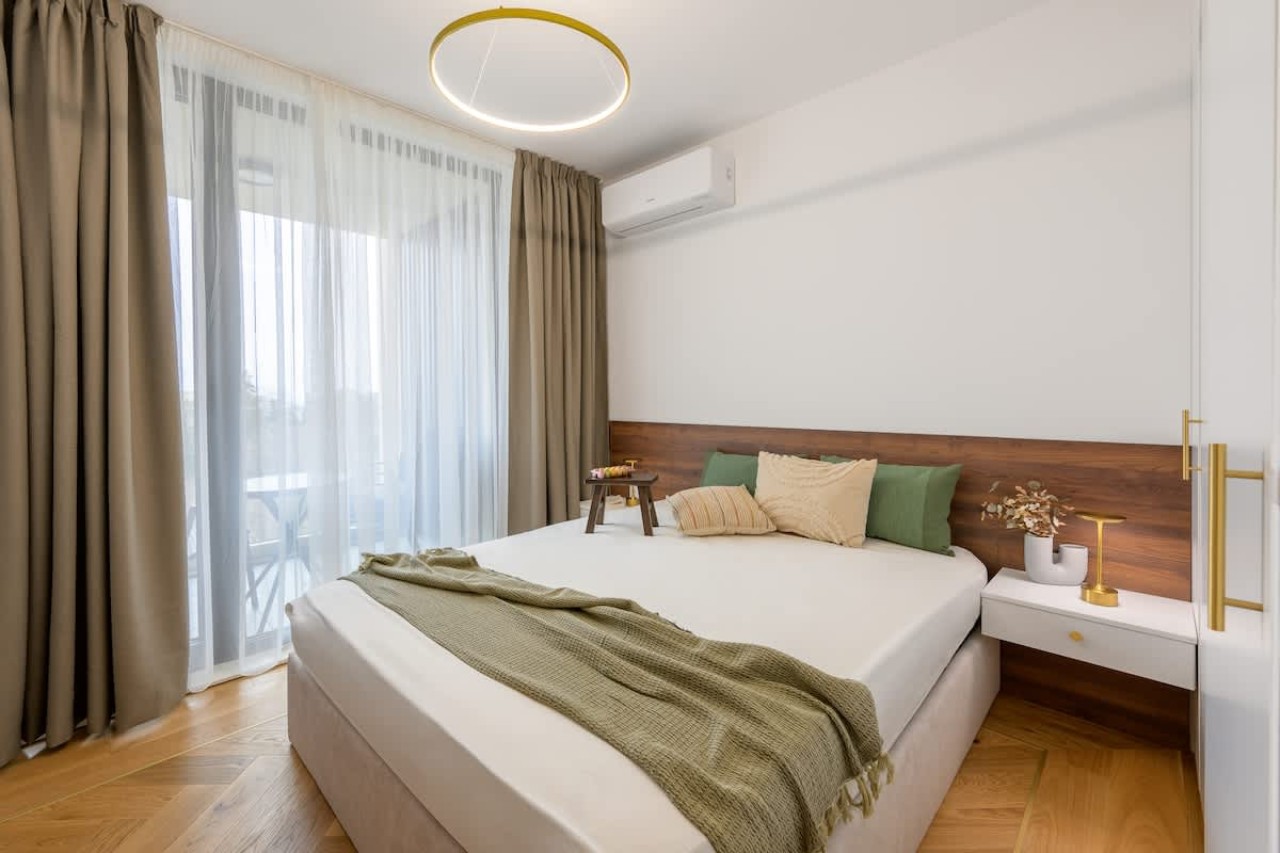 Scoutaround White Logo