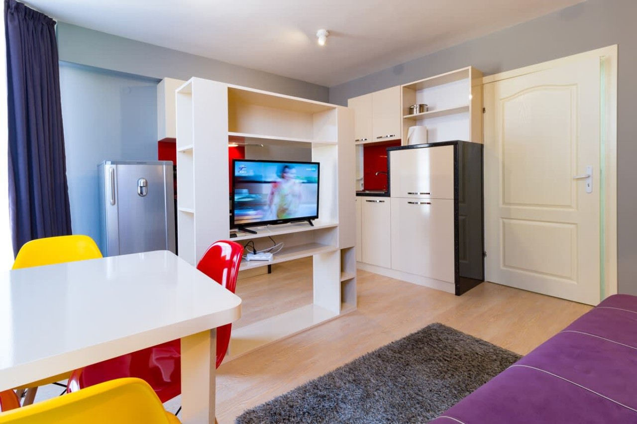 Scoutaround White Logo