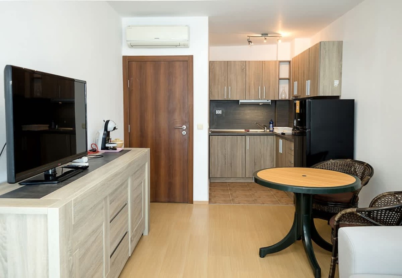 Scoutaround White Logo