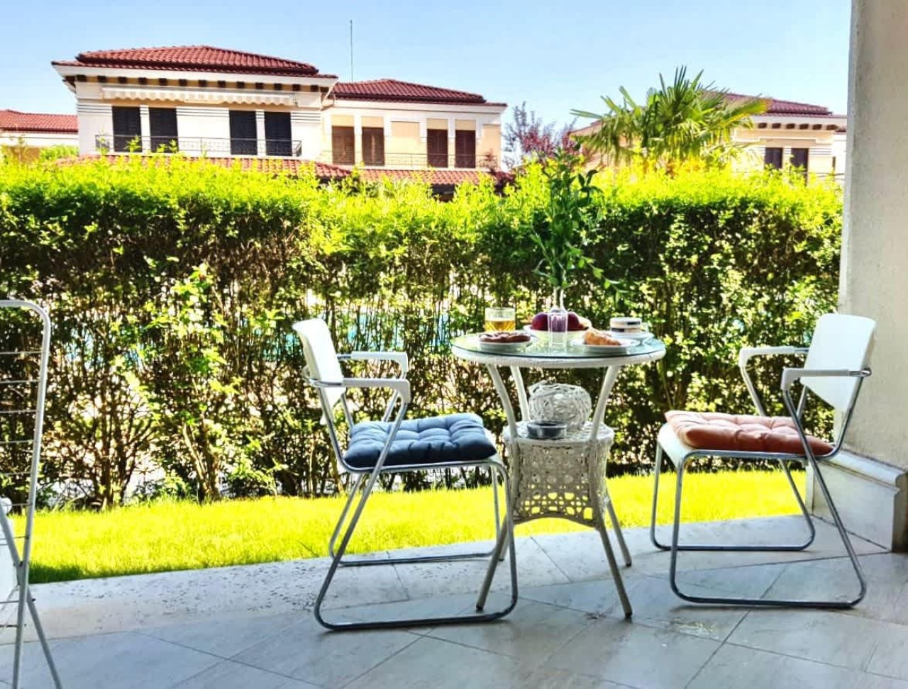 Scoutaround White Logo