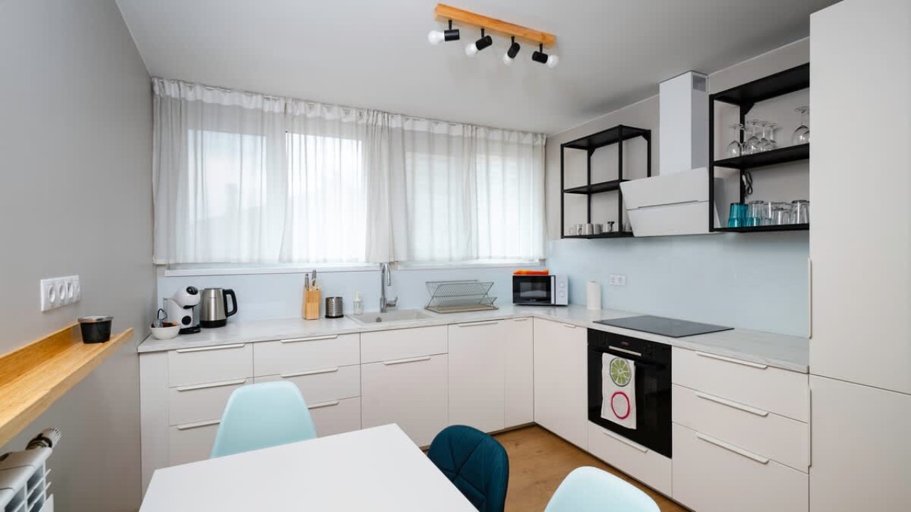 Scoutaround White Logo