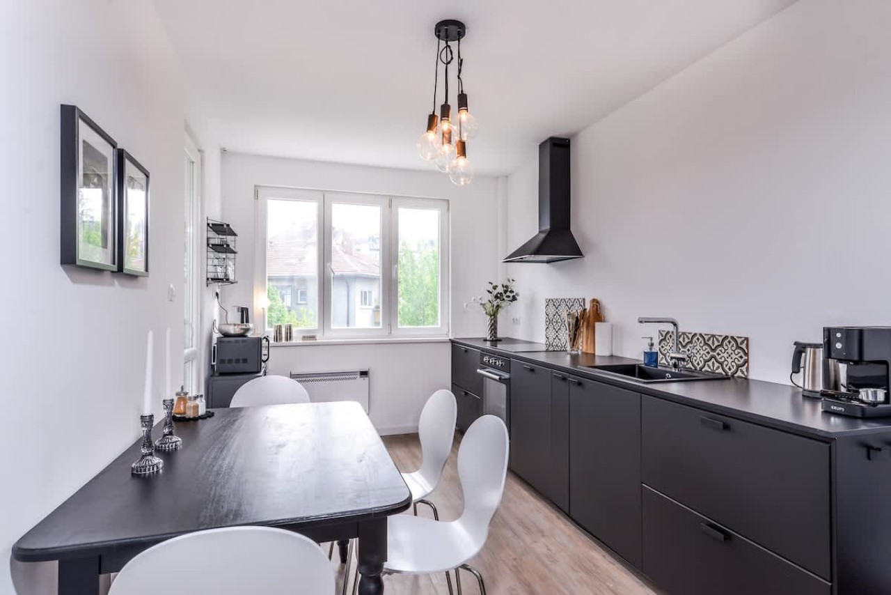 Scoutaround White Logo