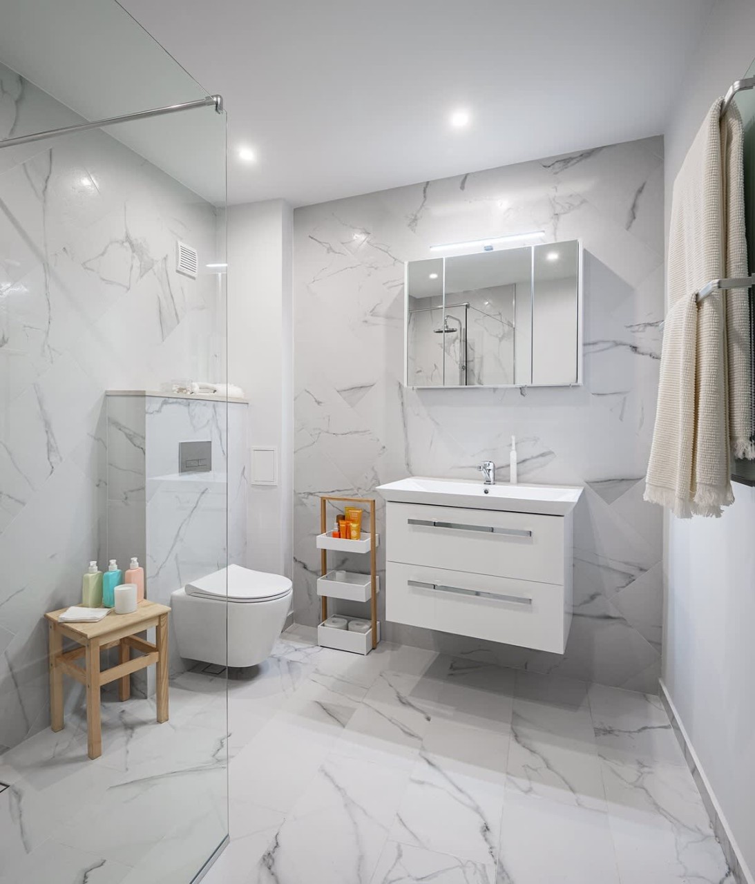 Scoutaround White Logo