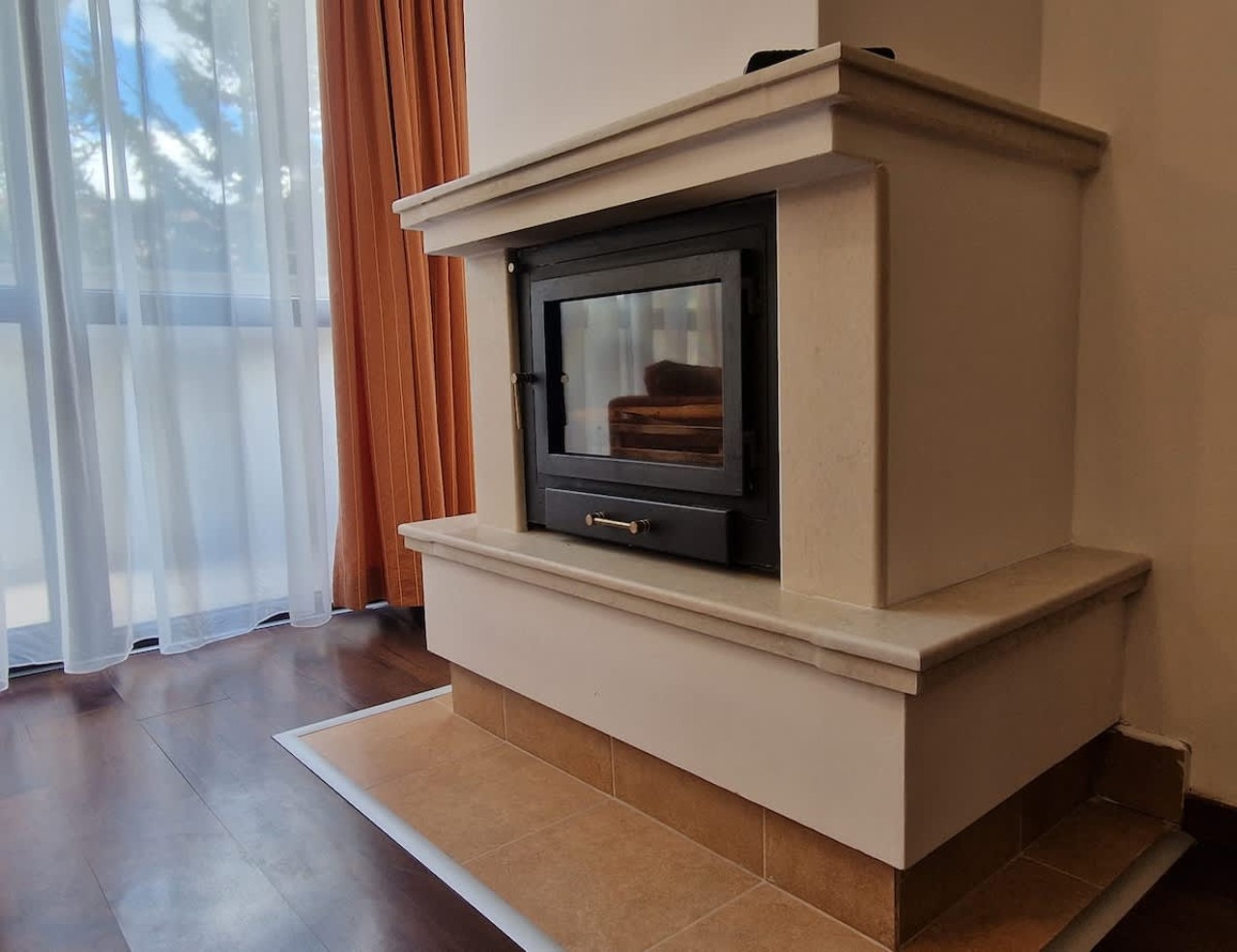 Scoutaround White Logo