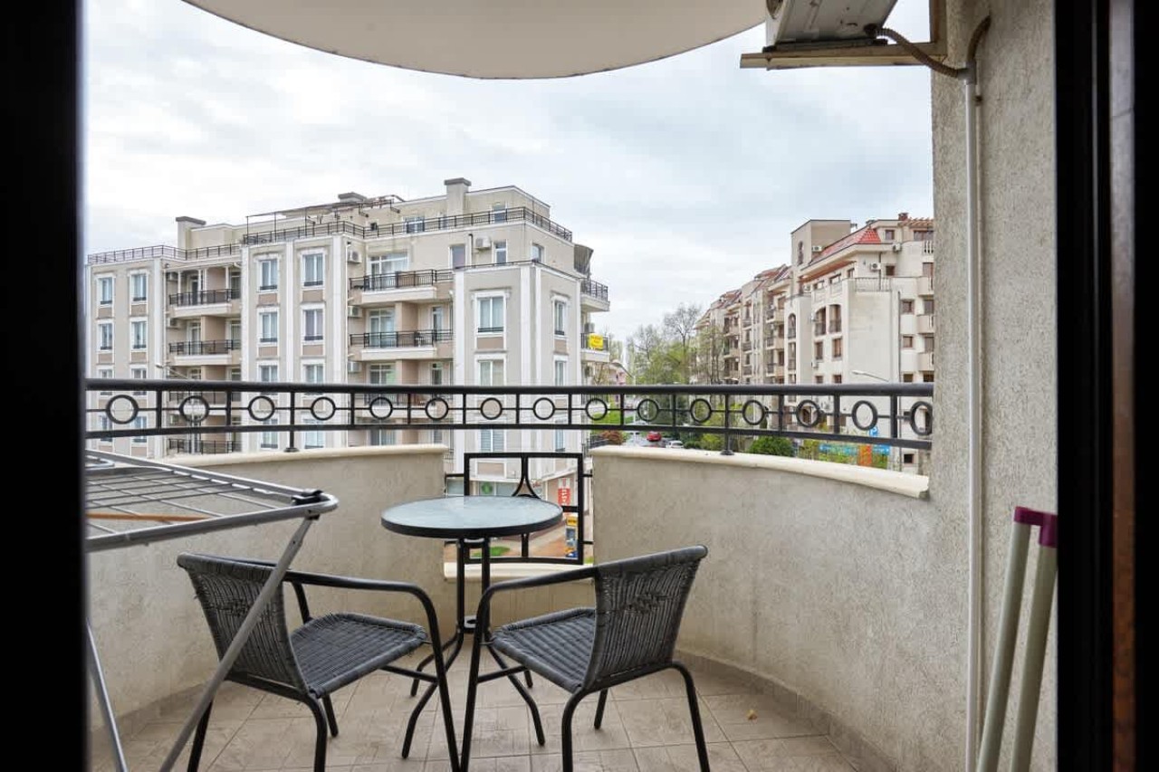 Scoutaround White Logo