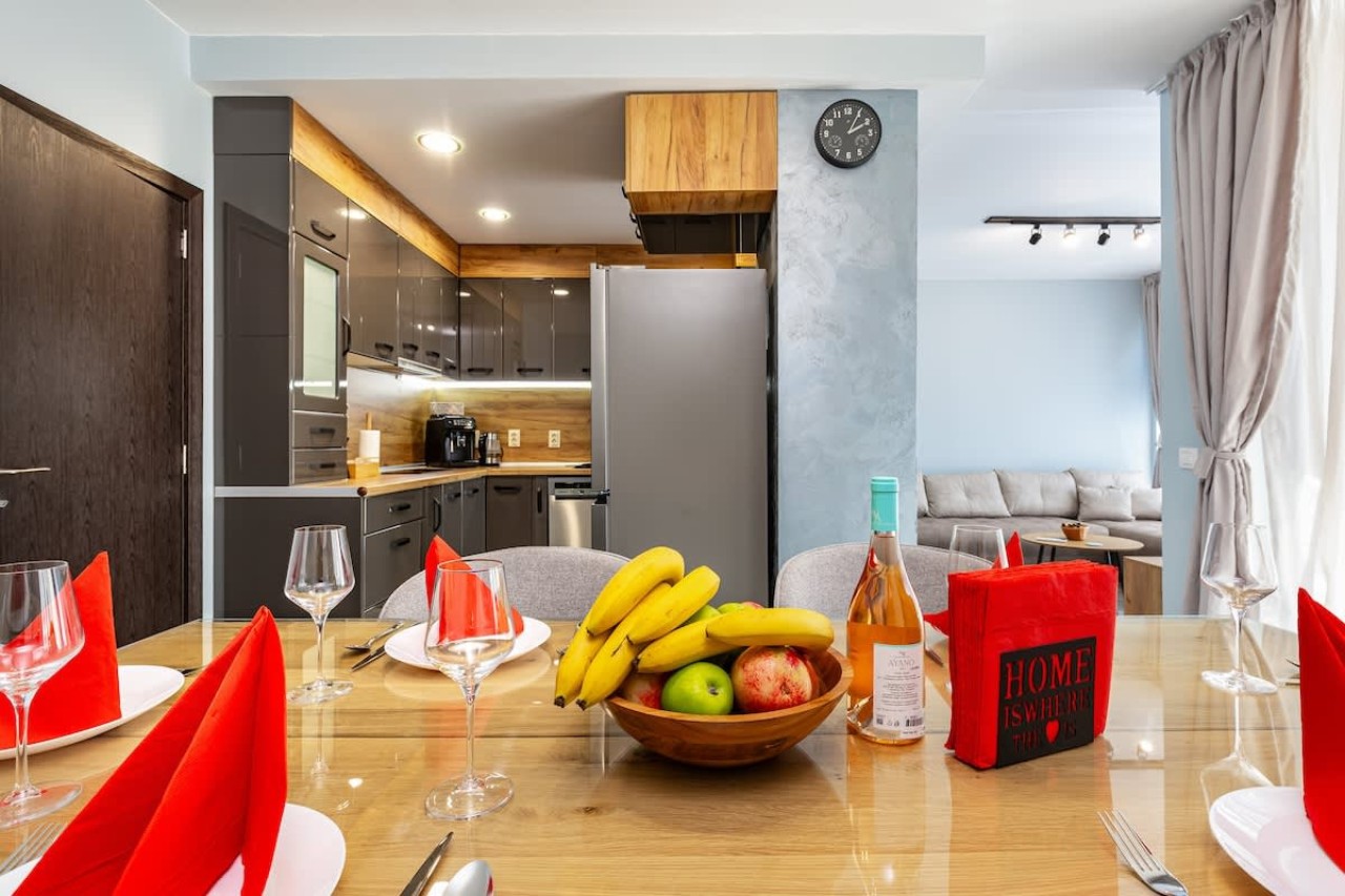 Scoutaround White Logo