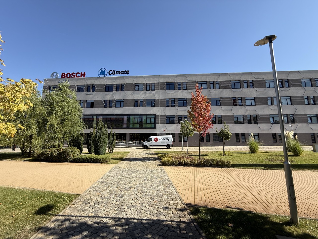 Scoutaround White Logo