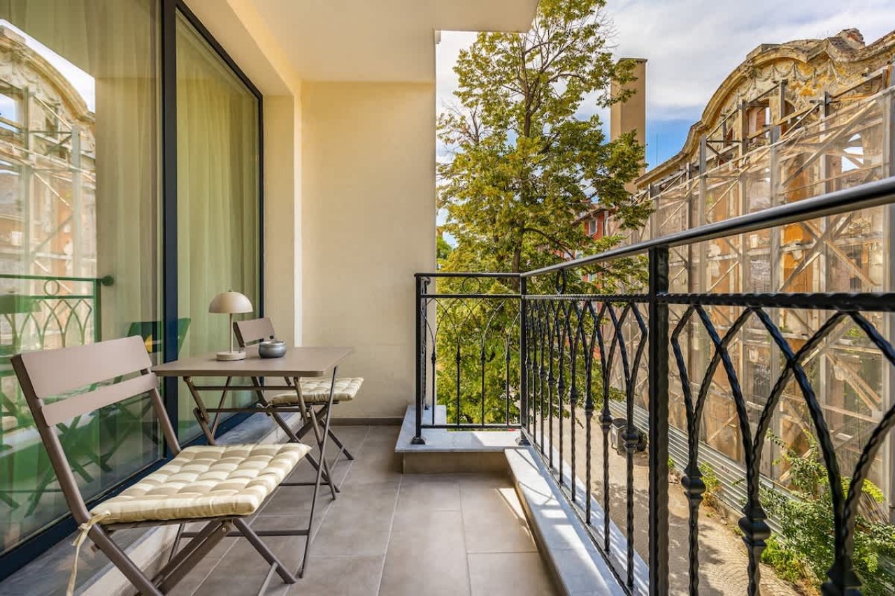 Scoutaround White Logo