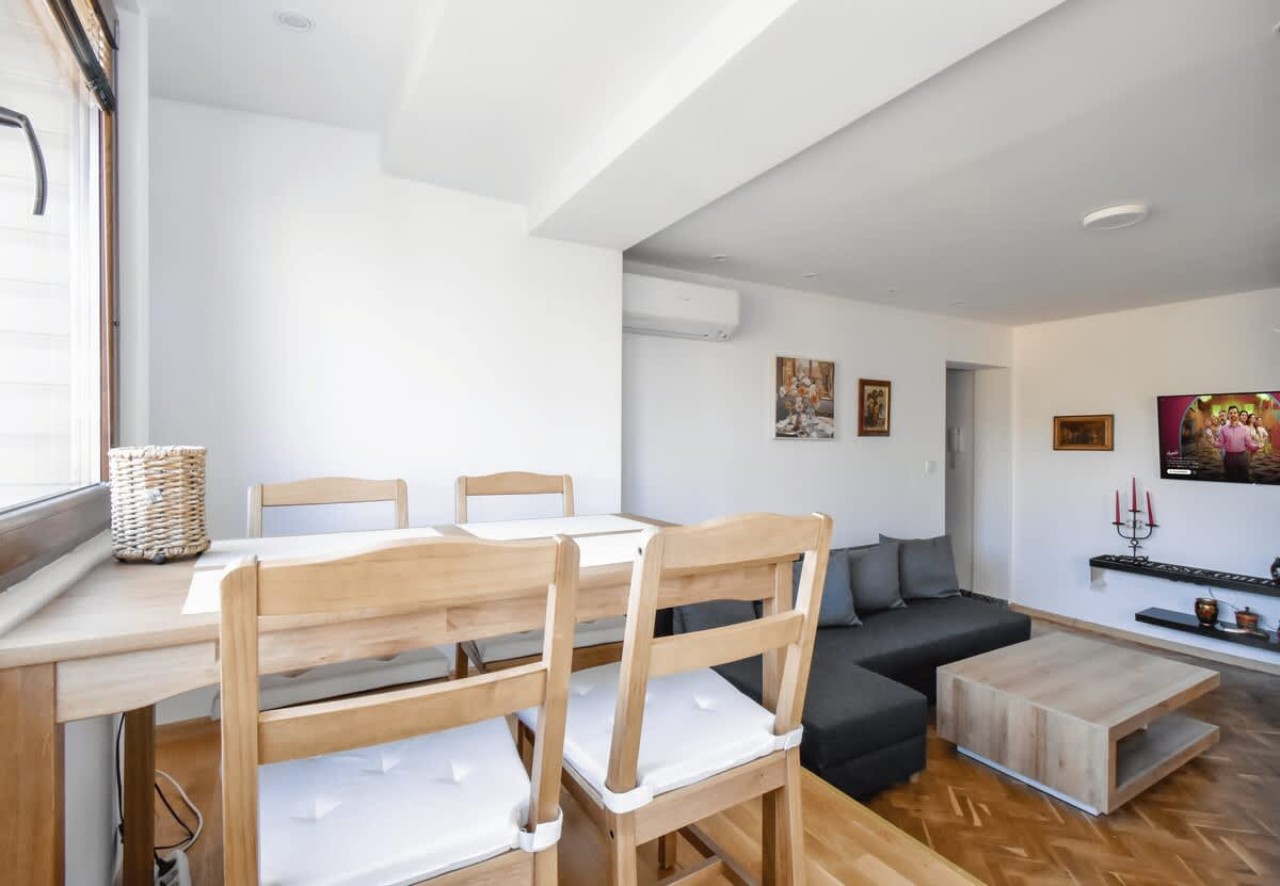 Scoutaround White Logo