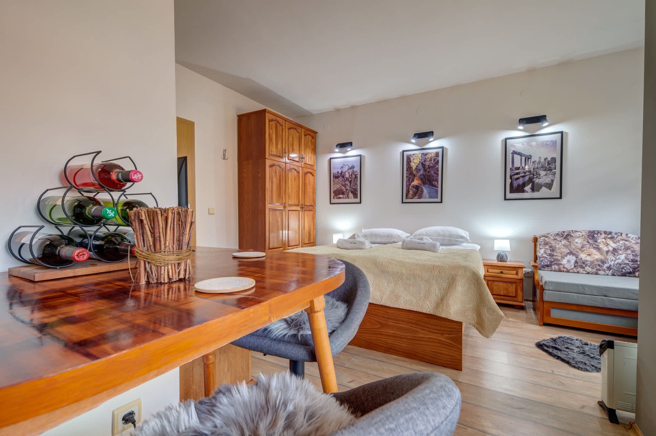 Scoutaround White Logo