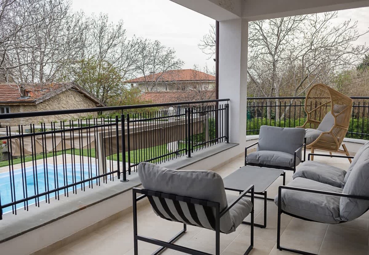 Scoutaround White Logo