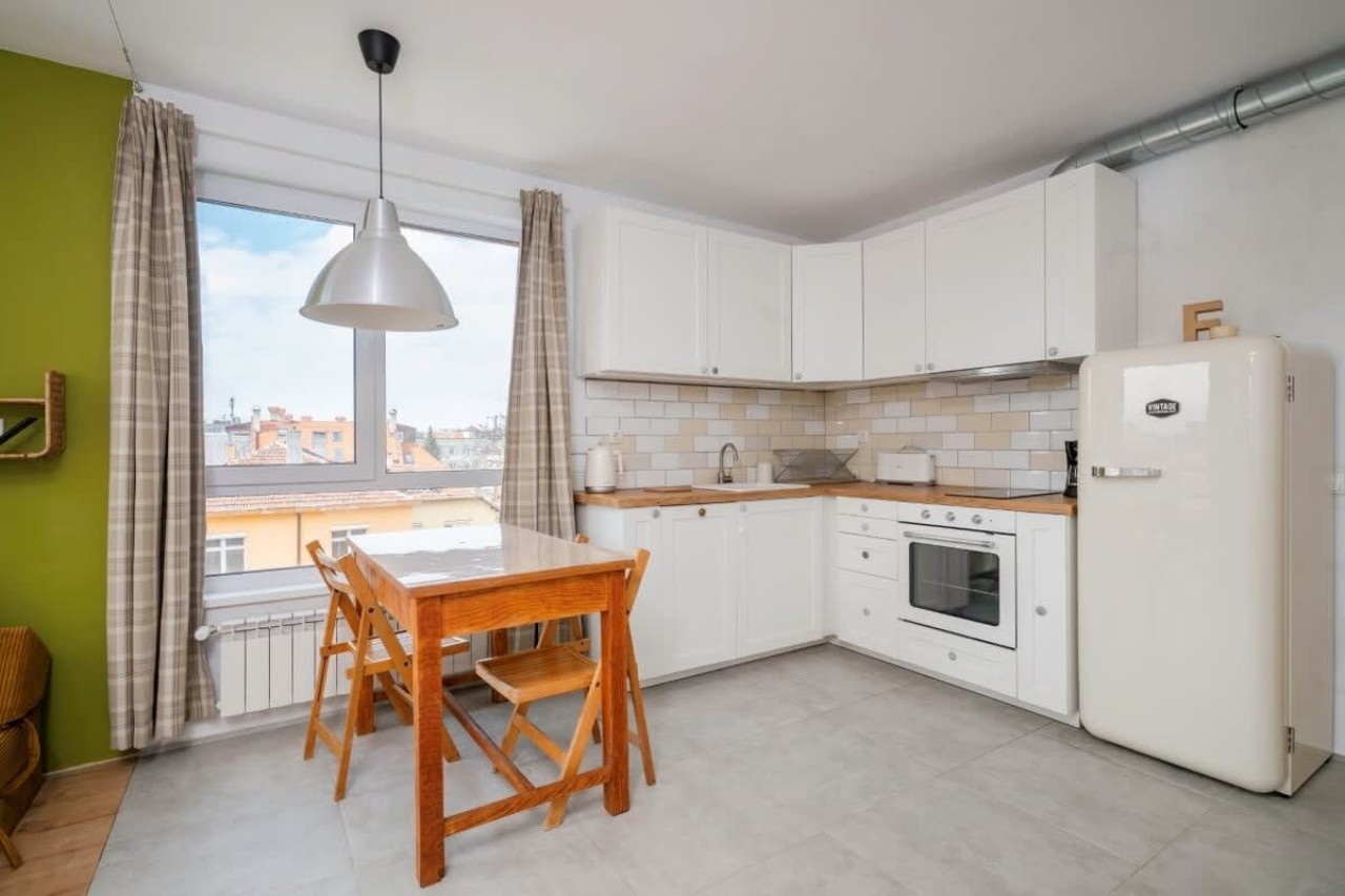 Bright and Cozy 1BD Apartment plus Desk - Photo 4