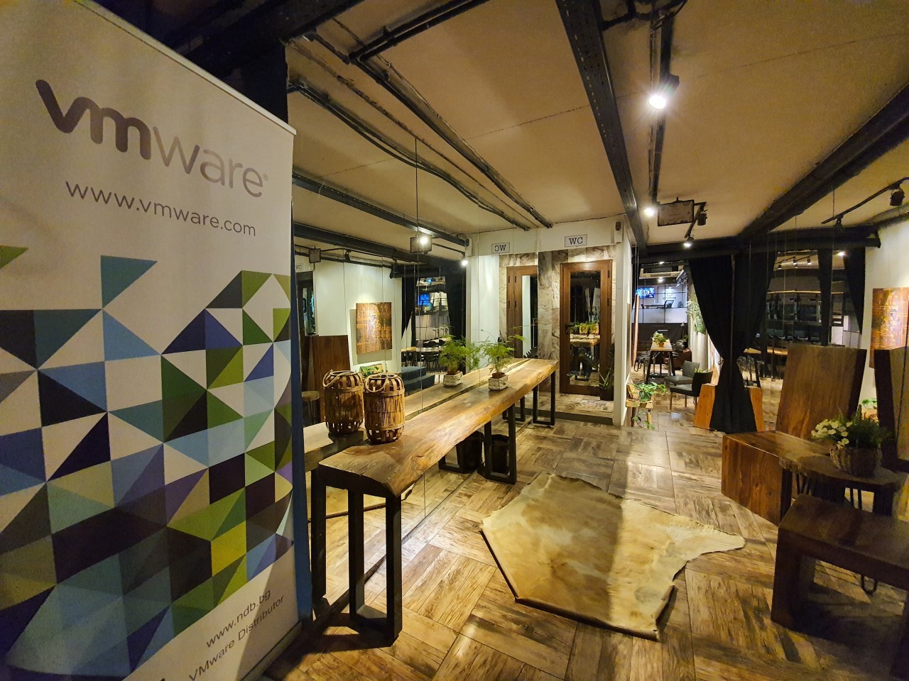 Scoutaround White Logo