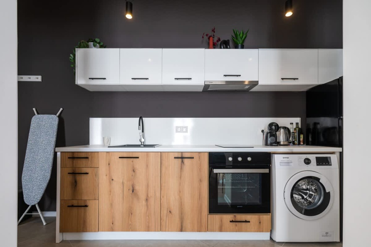 Scoutaround White Logo