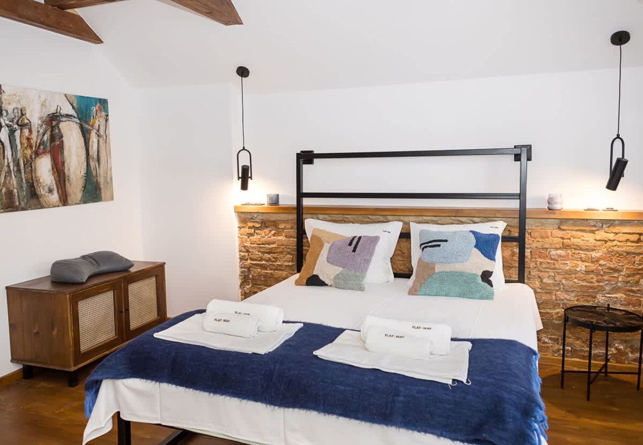 Scoutaround White Logo