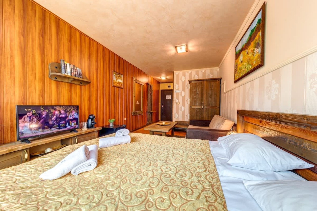 Scoutaround White Logo