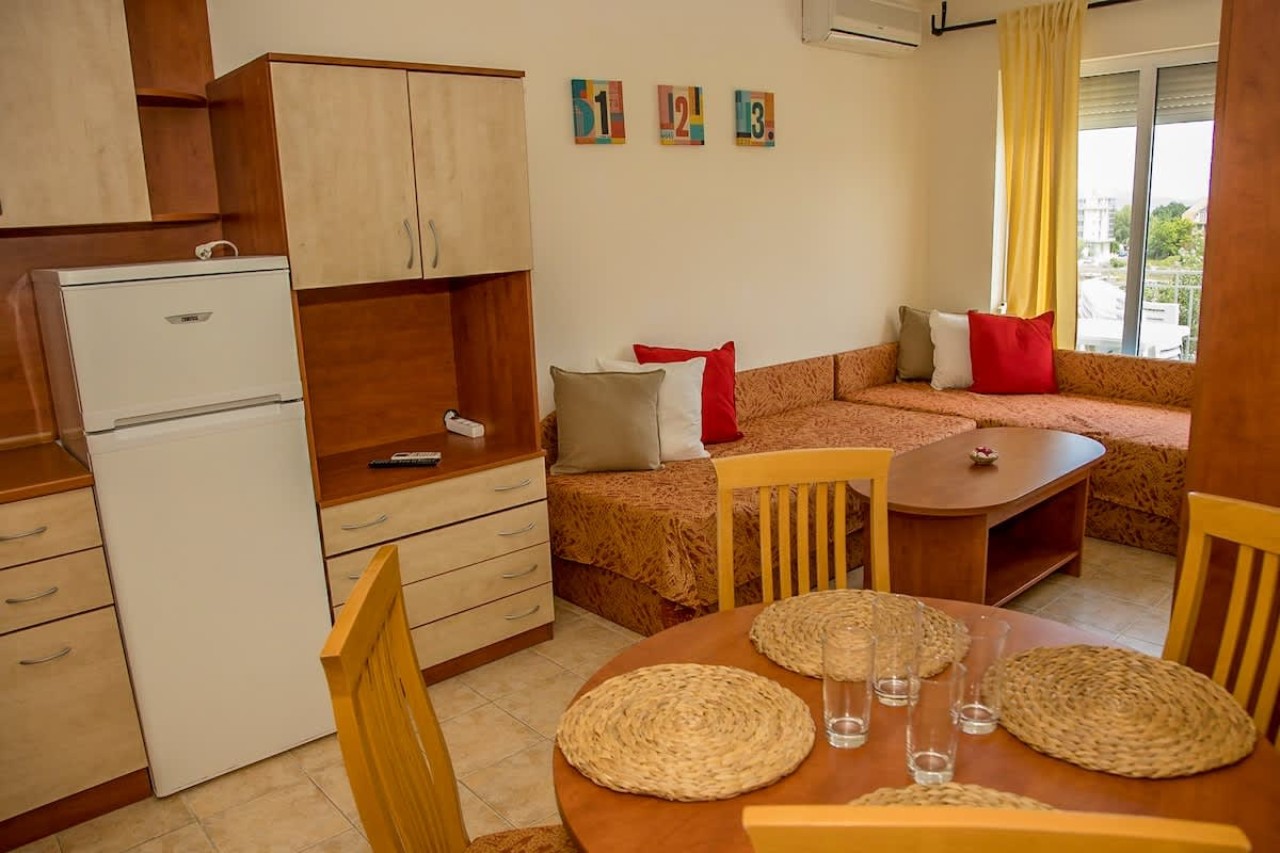 Scoutaround White Logo