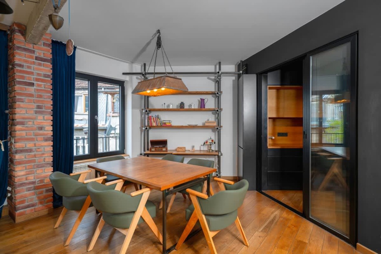 Scoutaround White Logo