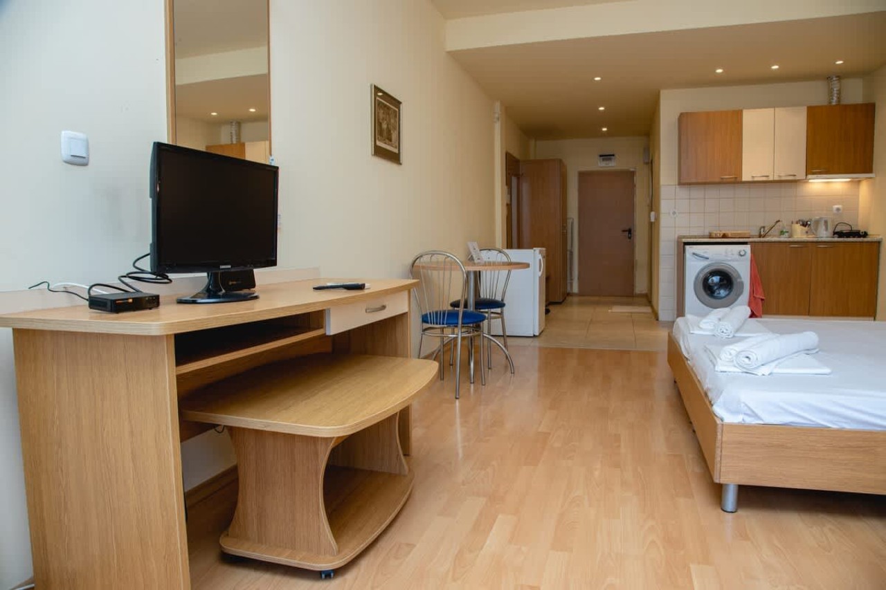 Scoutaround White Logo